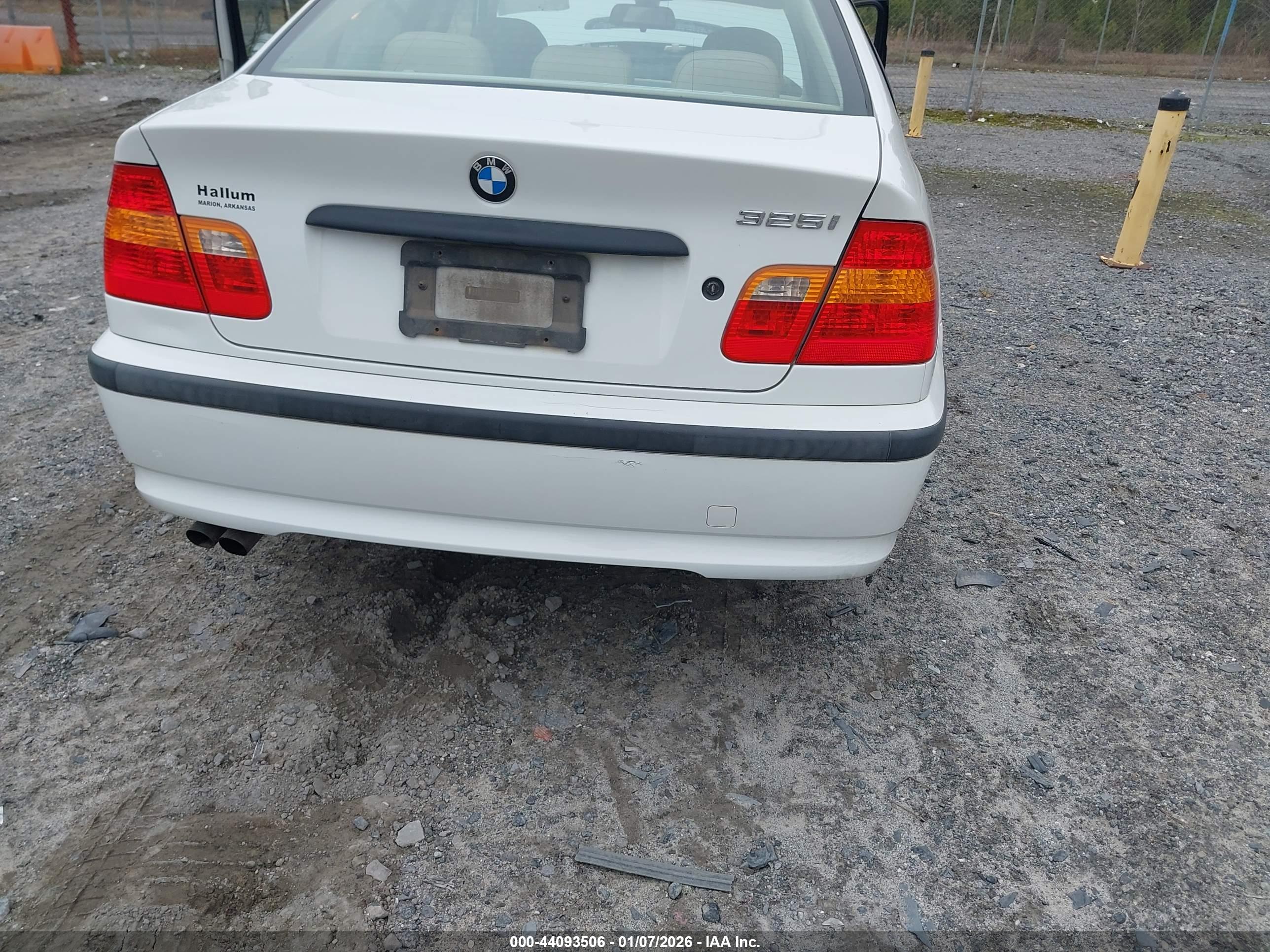 BMW 325I image 6