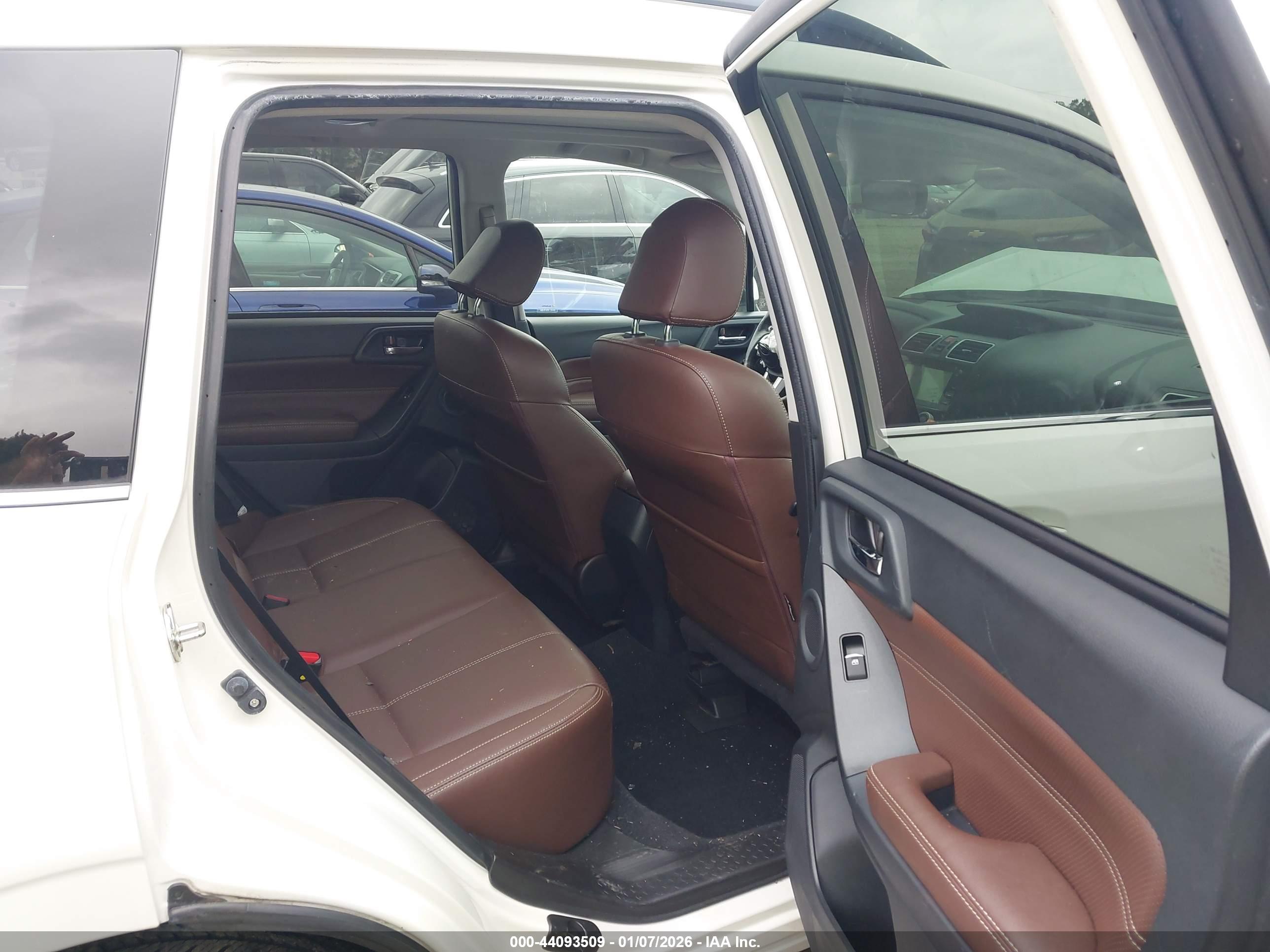 SUBARU FORESTER image 8