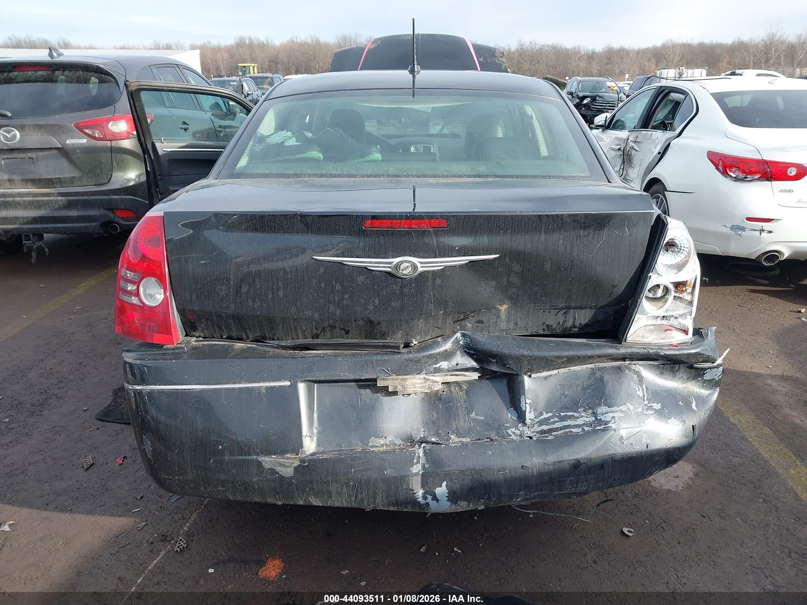 CHRYSLER 300 image 6