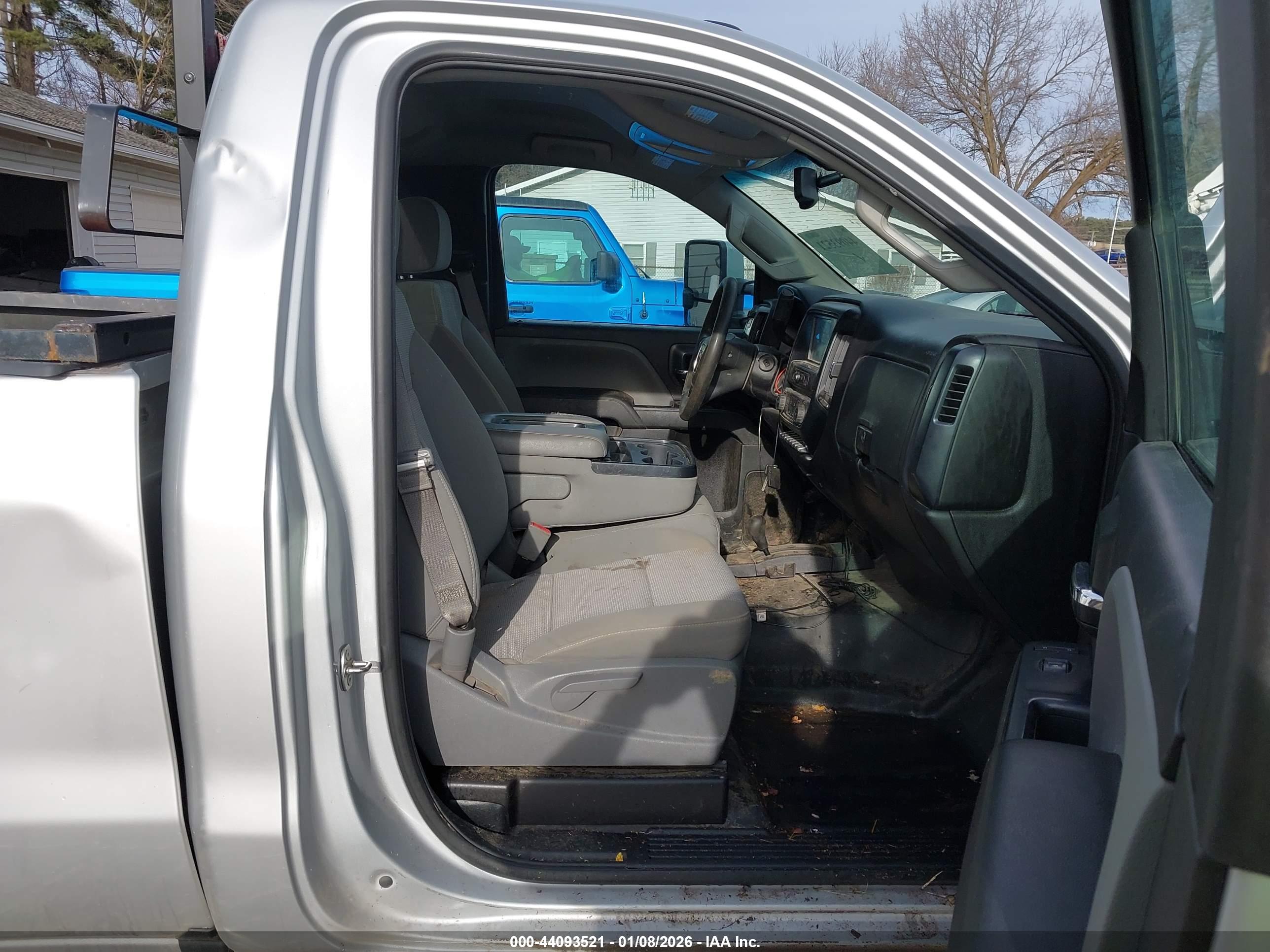 GMC SIERRA image 5