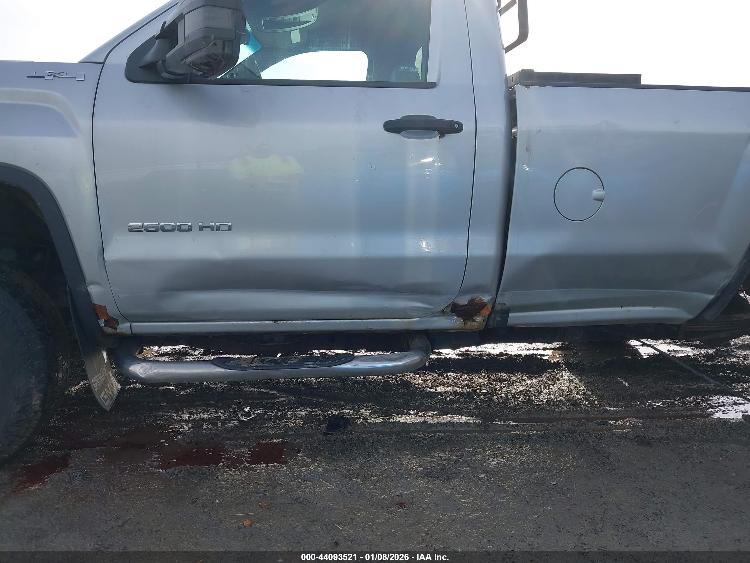 GMC SIERRA image 6