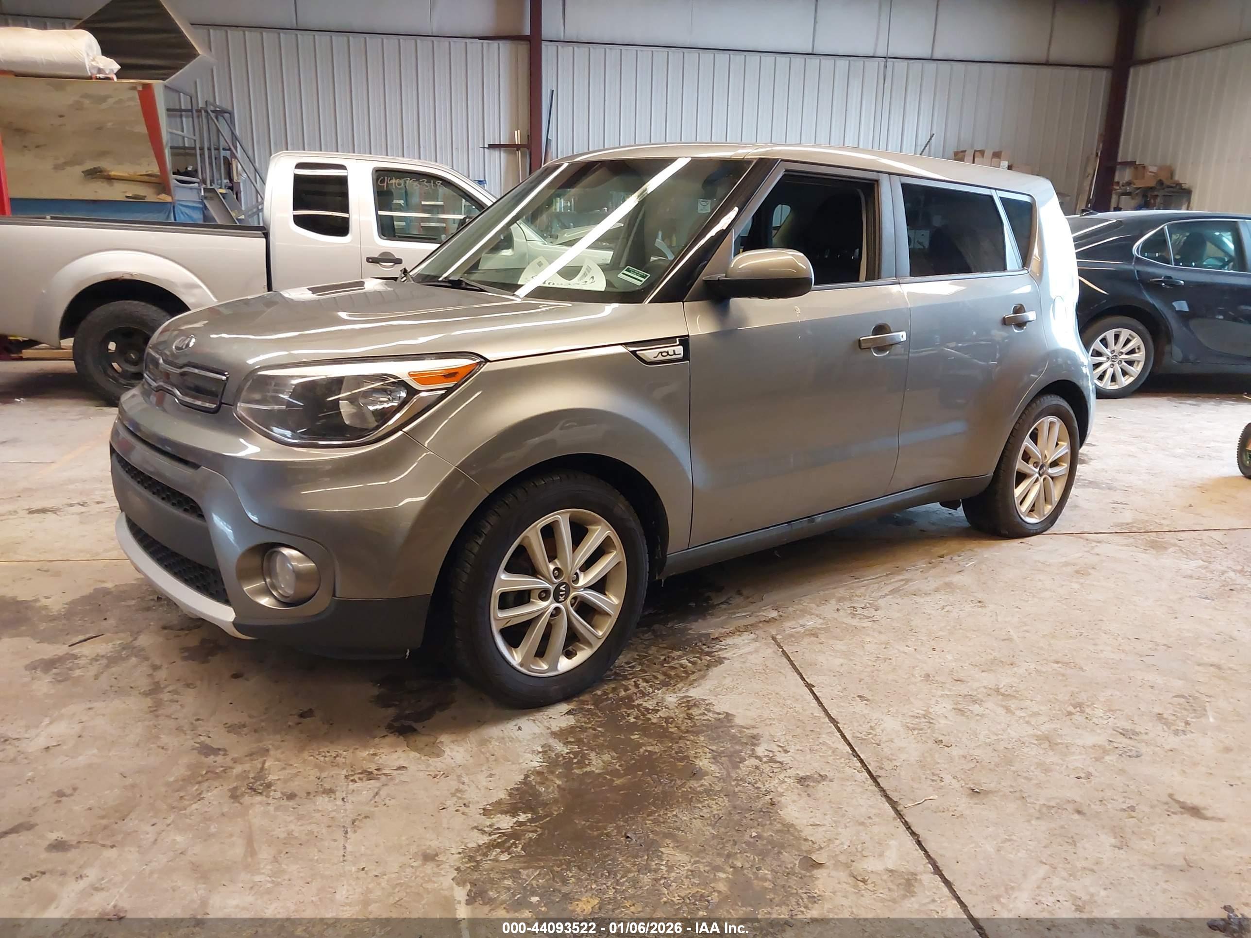 KIA SOUL image 2