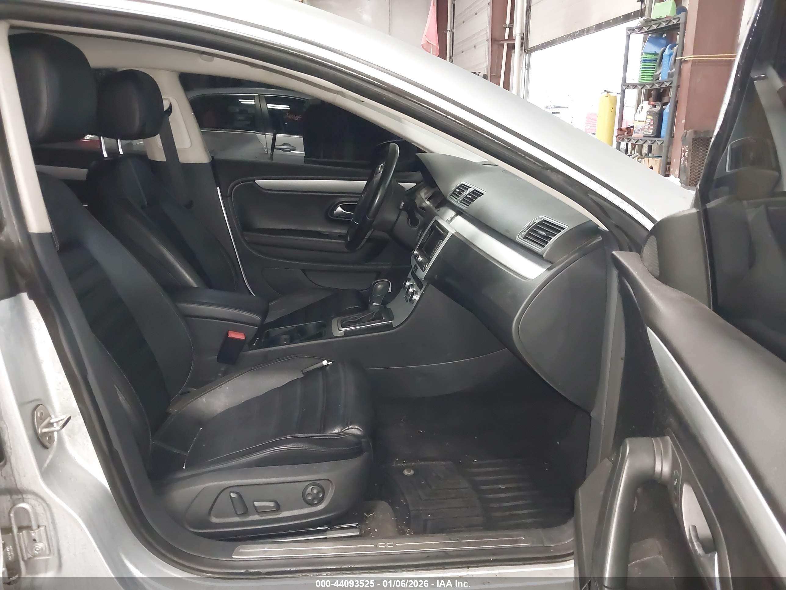 VOLKSWAGEN CC image 5