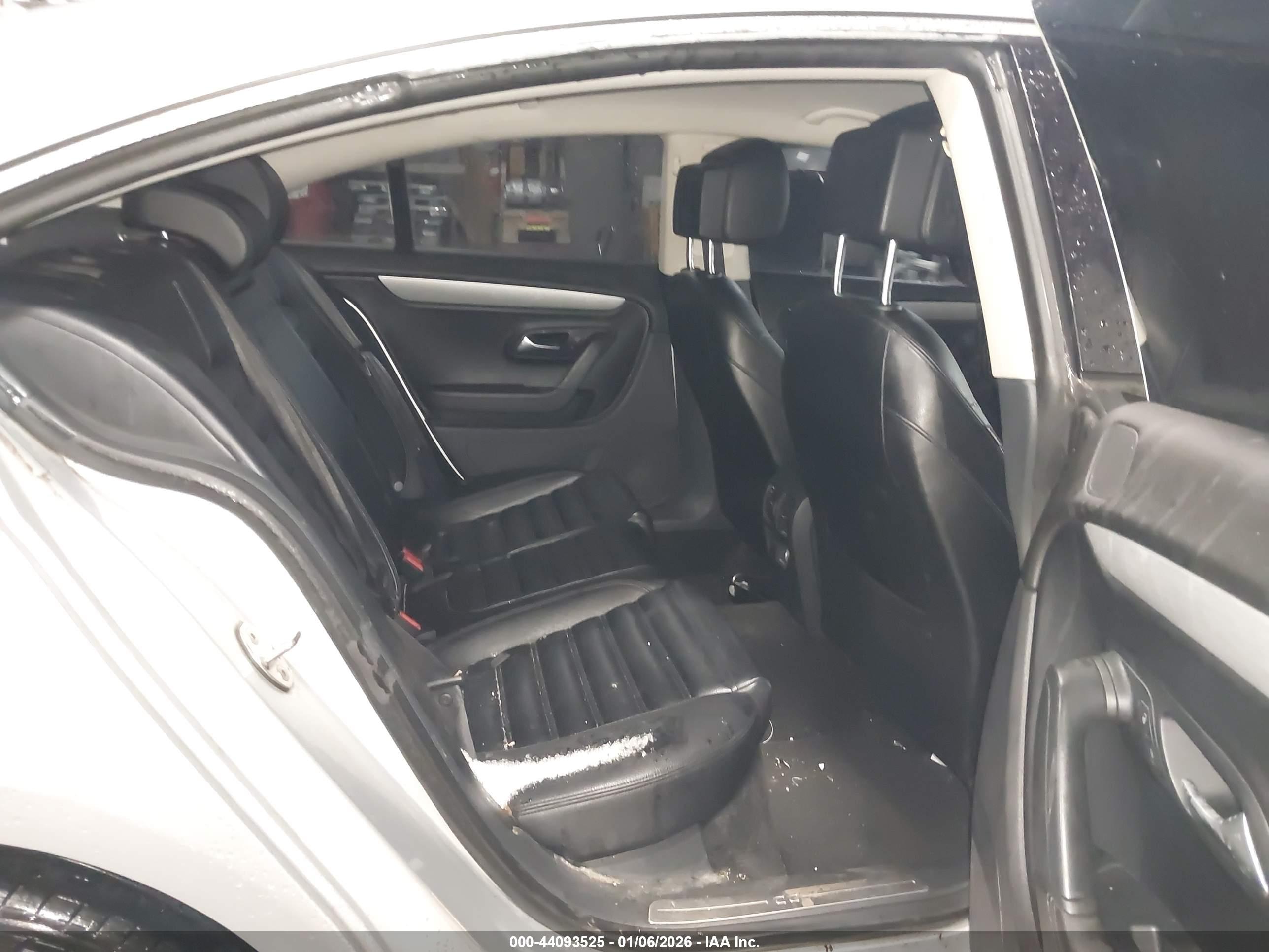 VOLKSWAGEN CC image 8