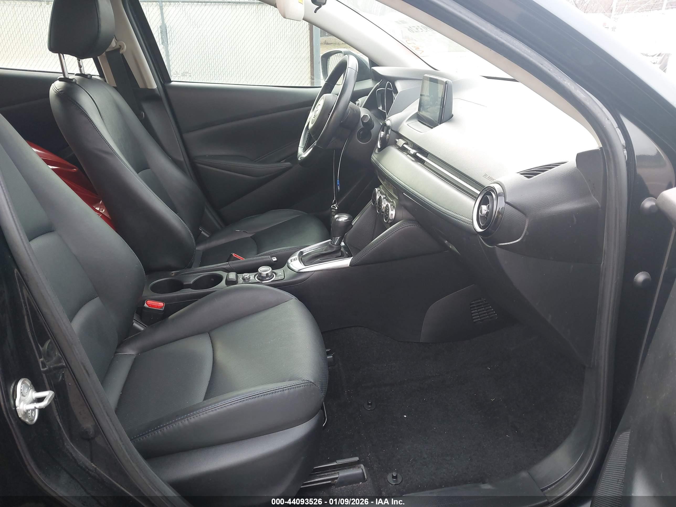 TOYOTA YARIS image 5