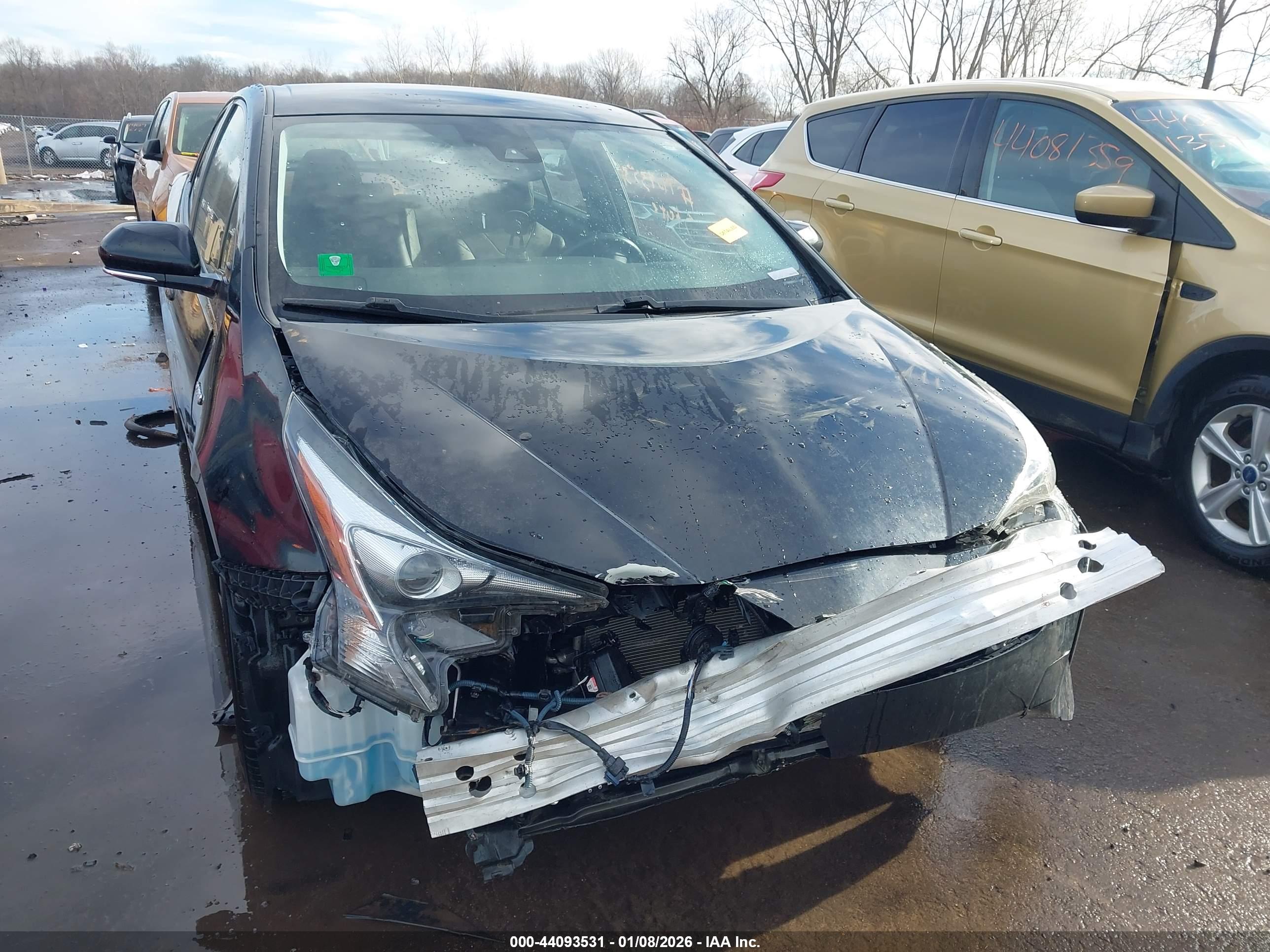 TOYOTA PRIUS image 6