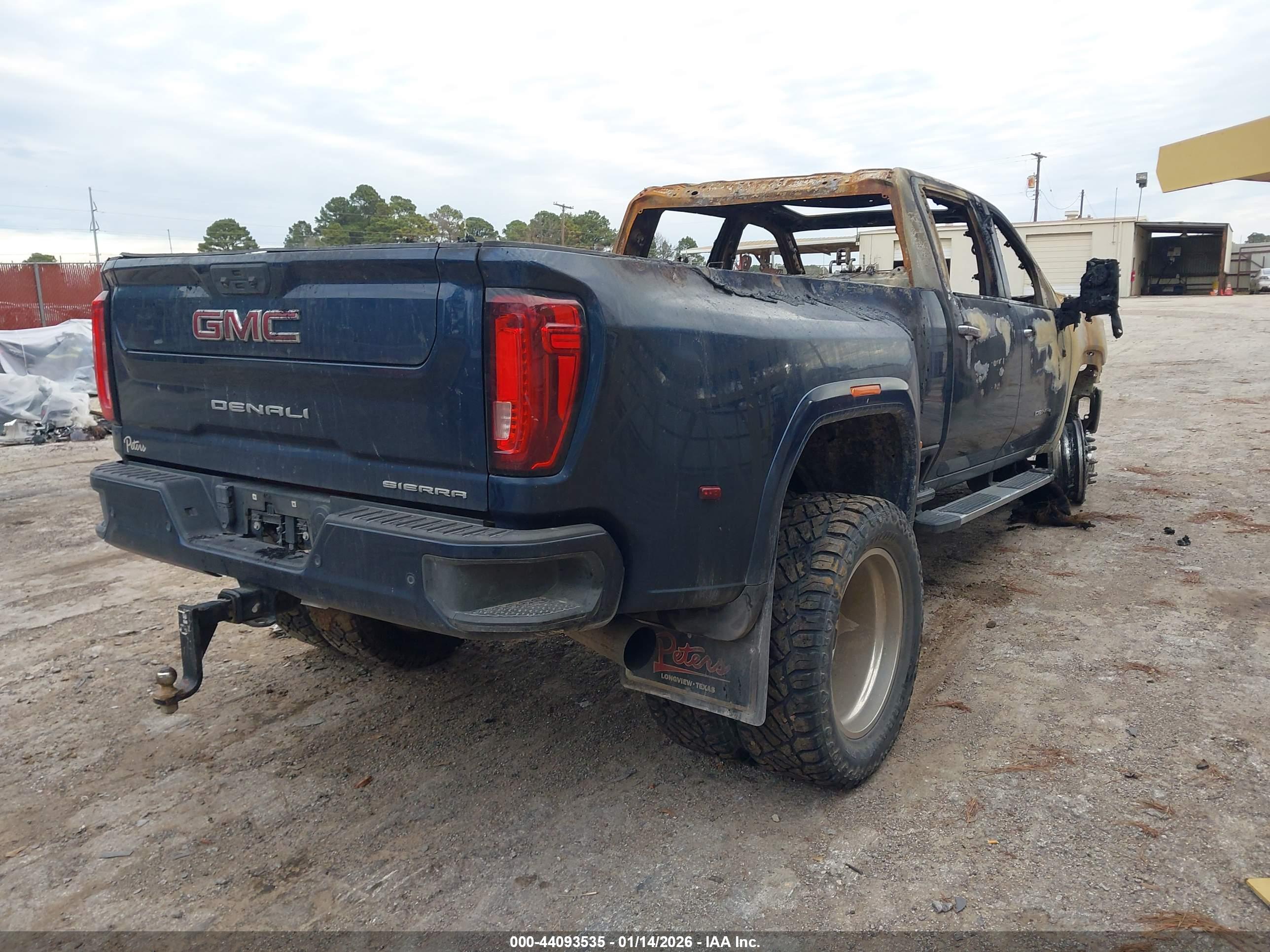 GMC SIERRA image 3