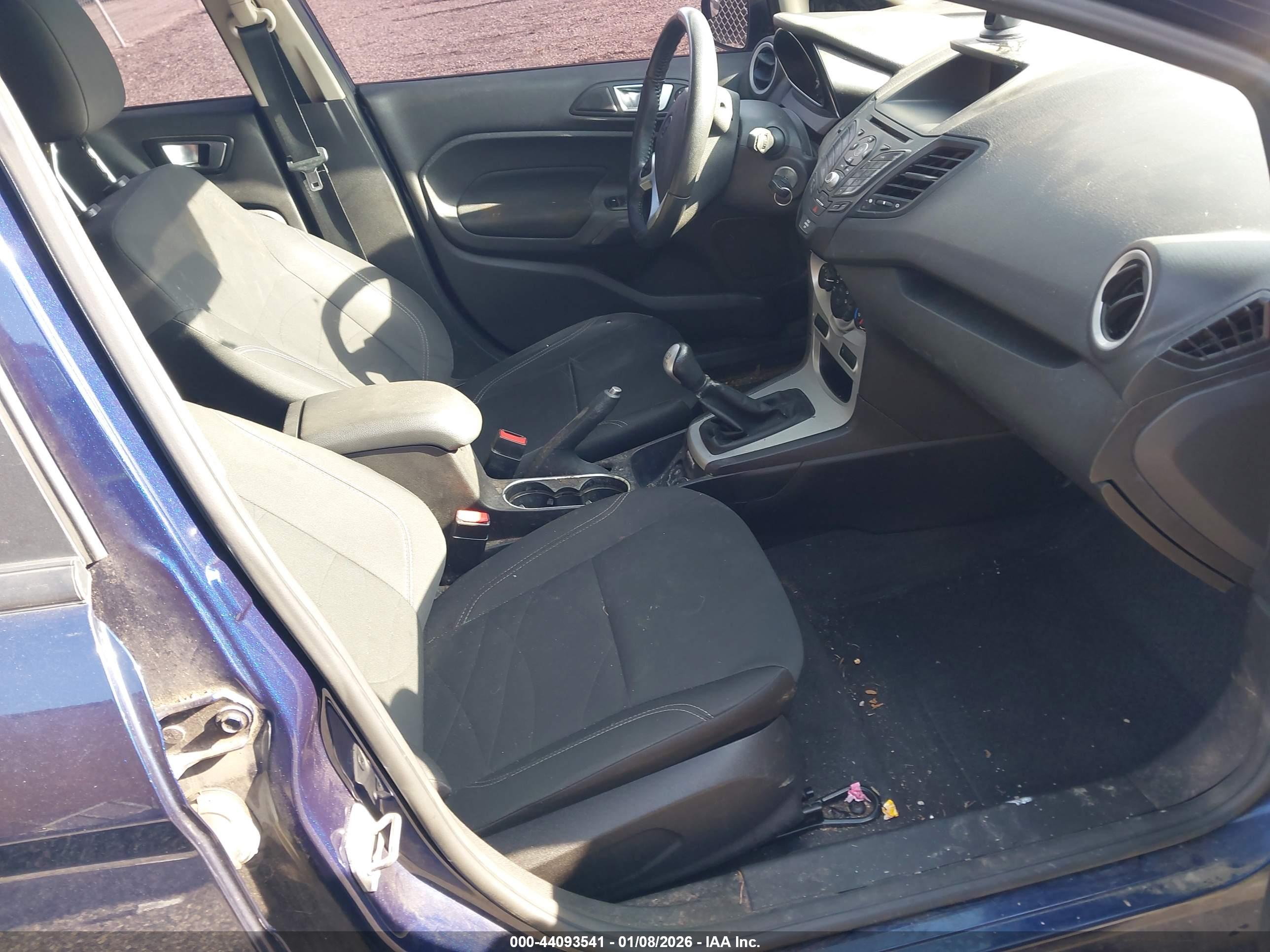 FORD FIESTA image 5