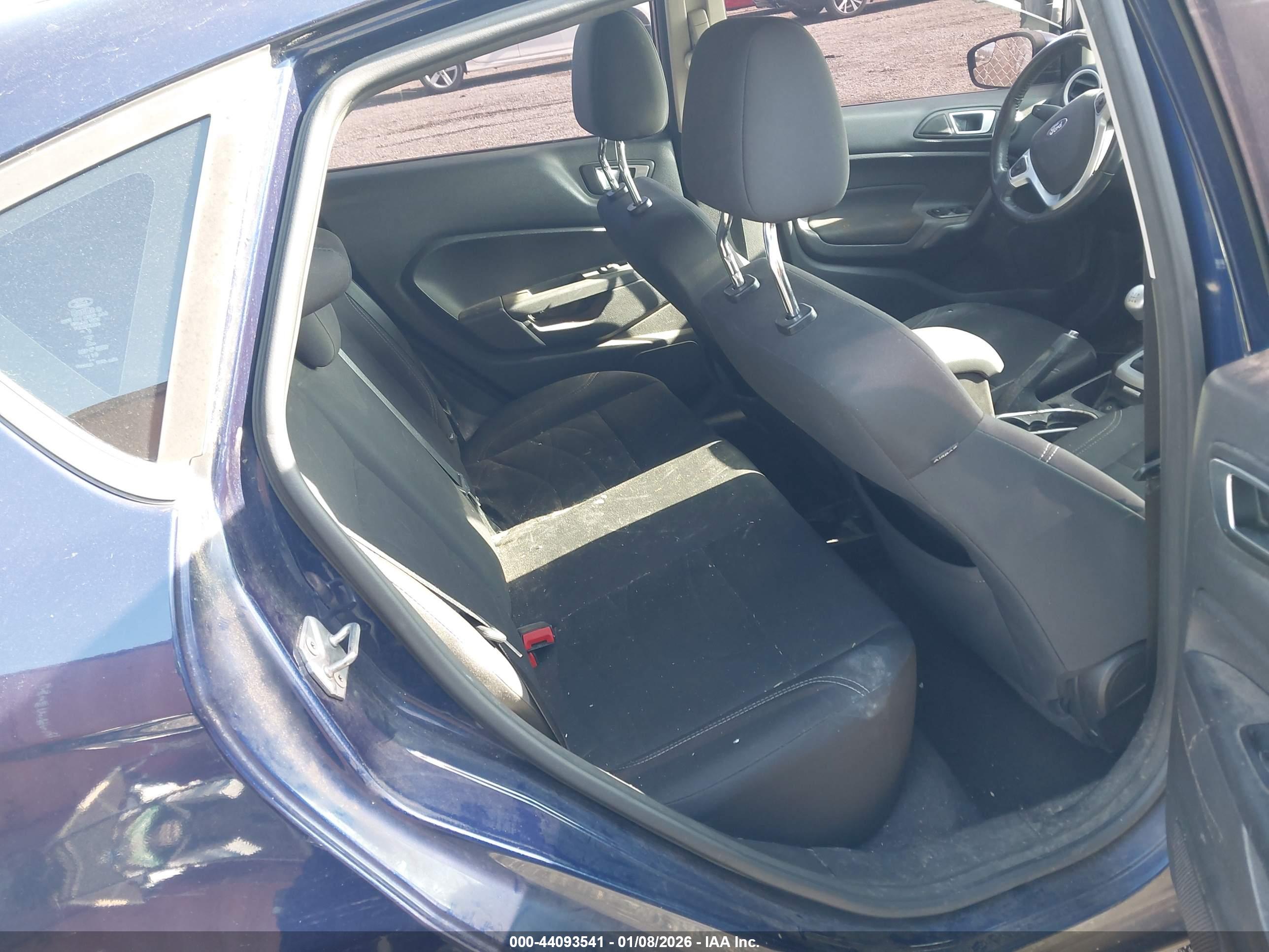 FORD FIESTA image 8