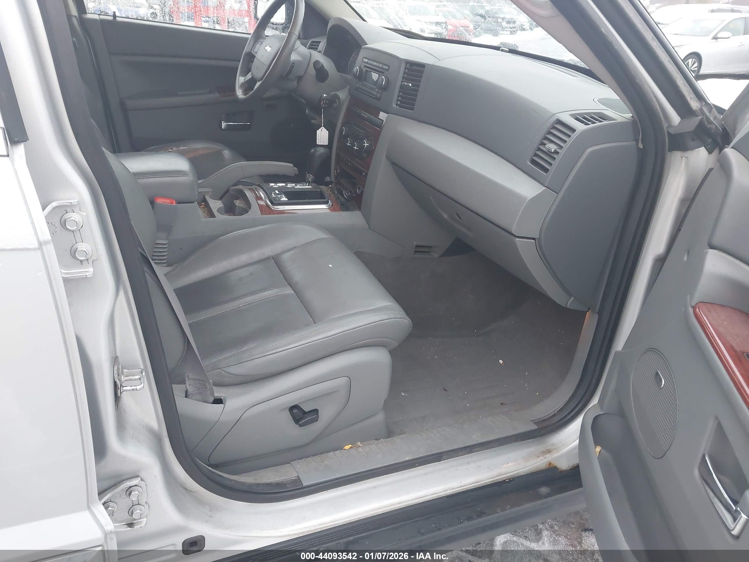 JEEP GRAND image 5