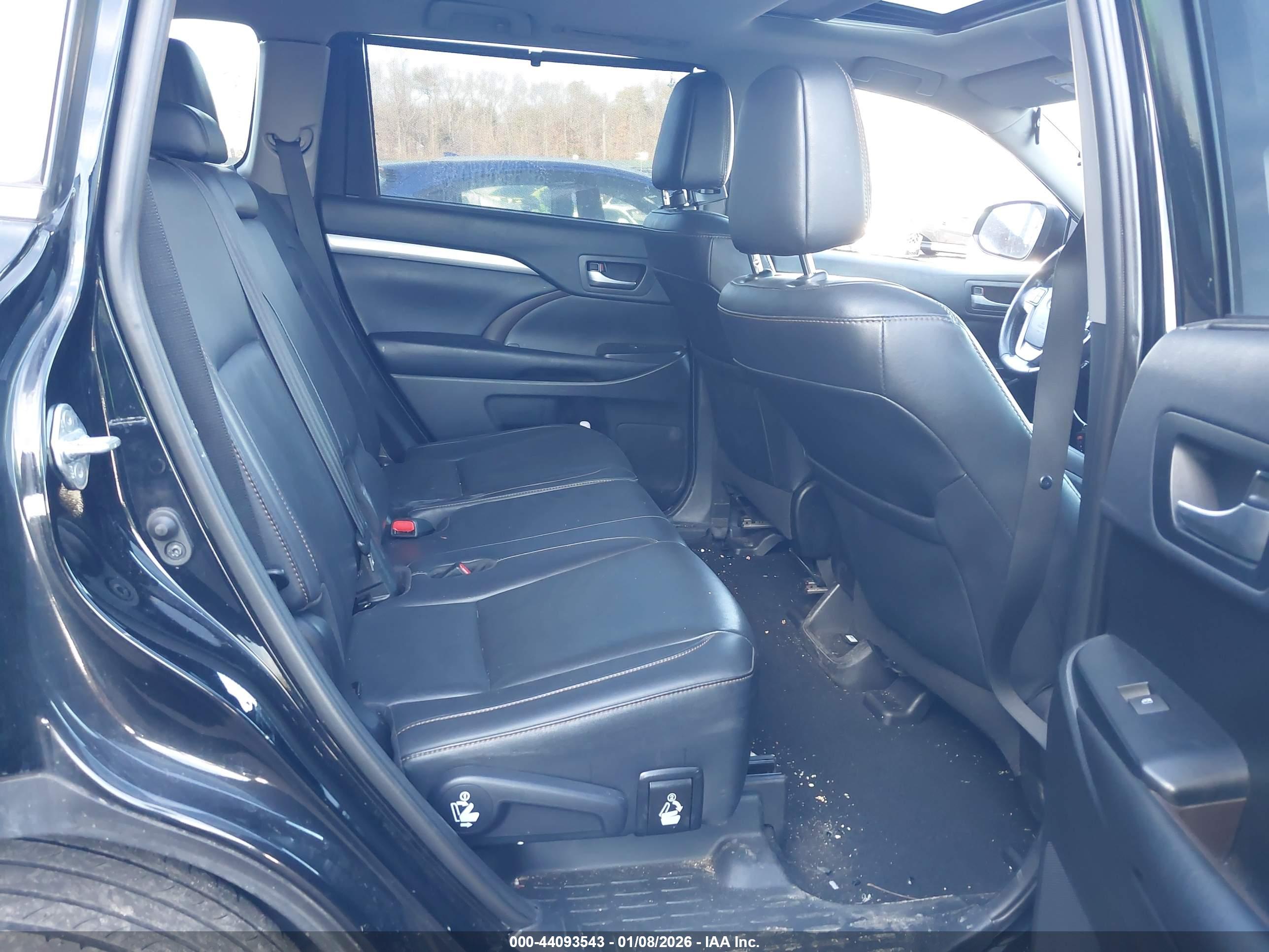 TOYOTA HIGHLANDER image 8
