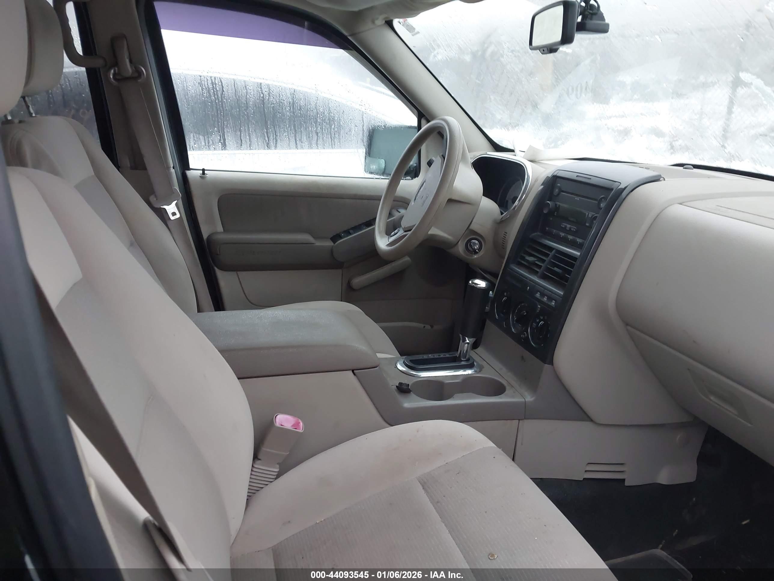 FORD EXPLORER image 5