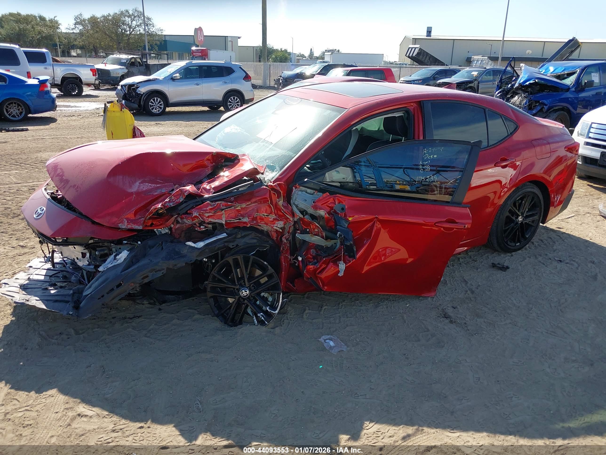 TOYOTA CAMRY image 2