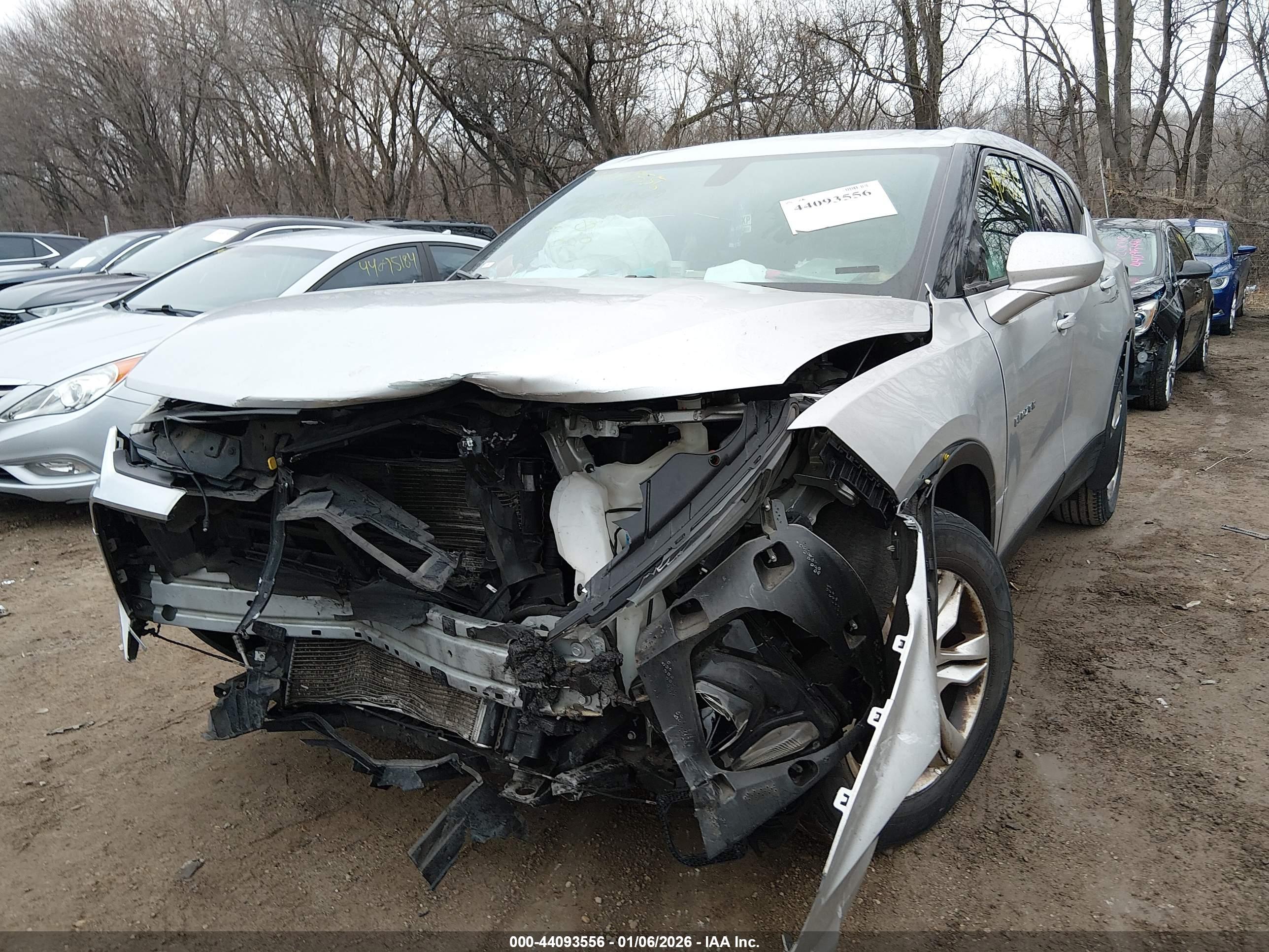 CHEVROLET BLAZER image 6