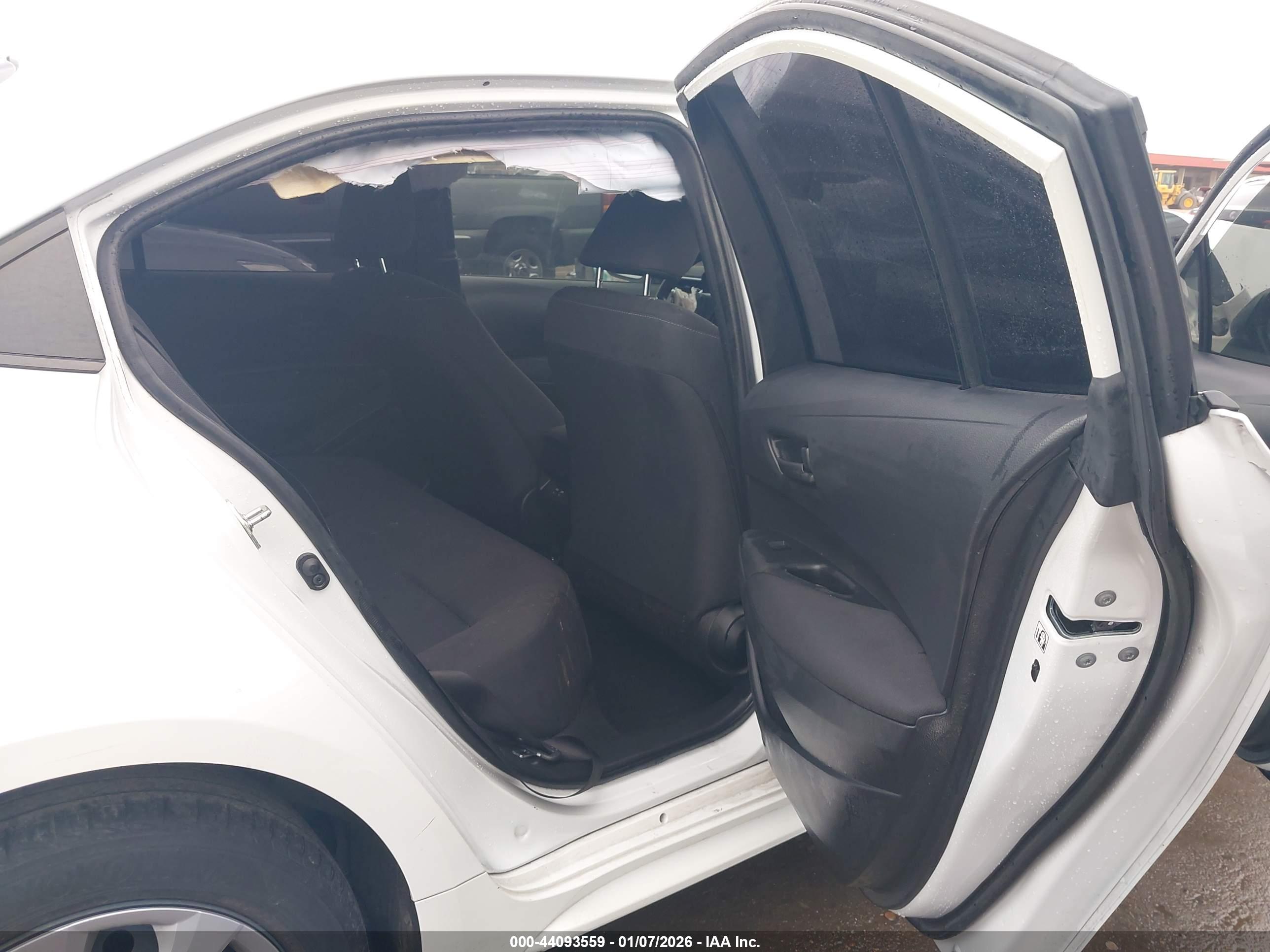 TOYOTA COROLLA image 8