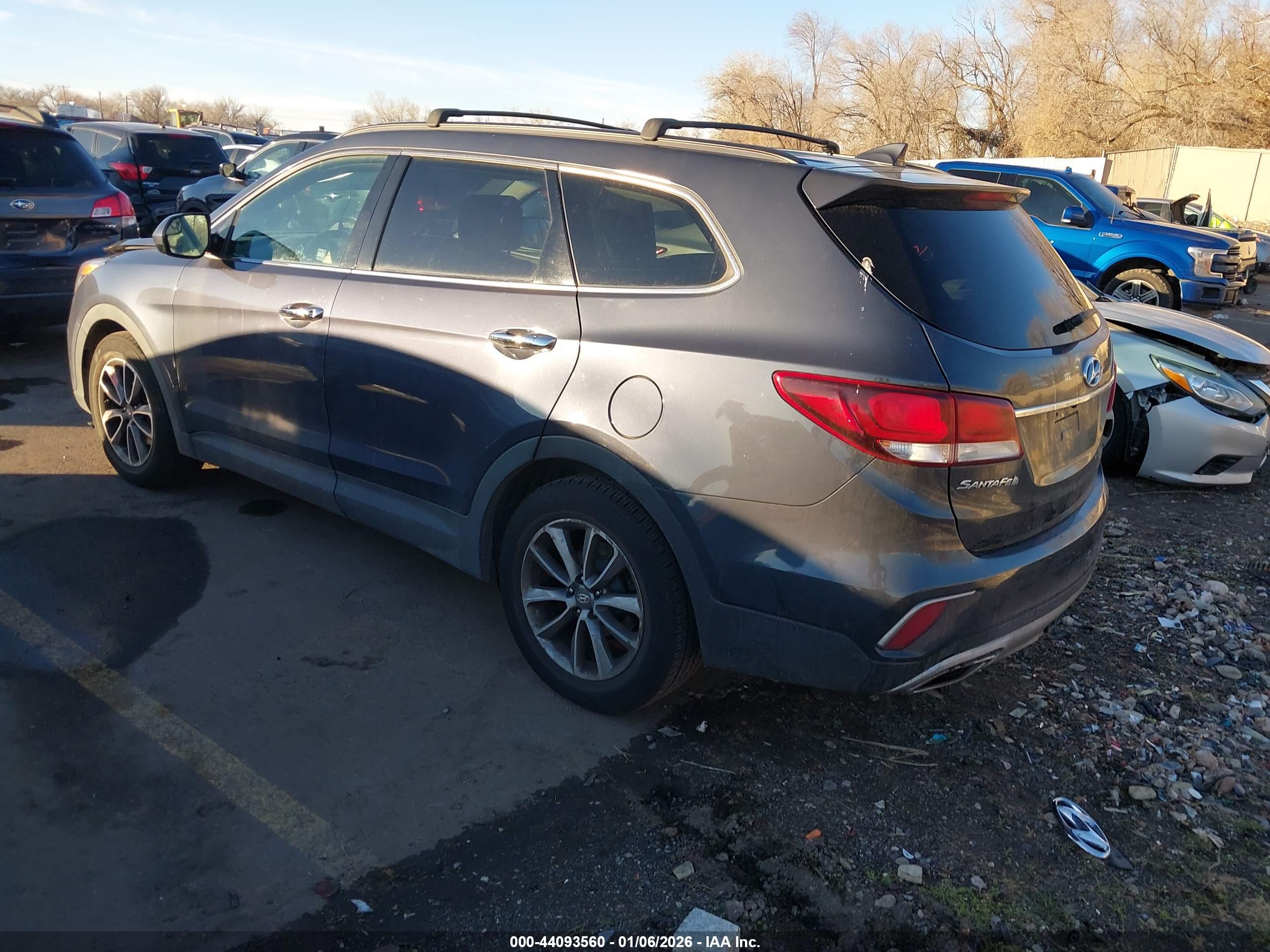 HYUNDAI SANTA image 3