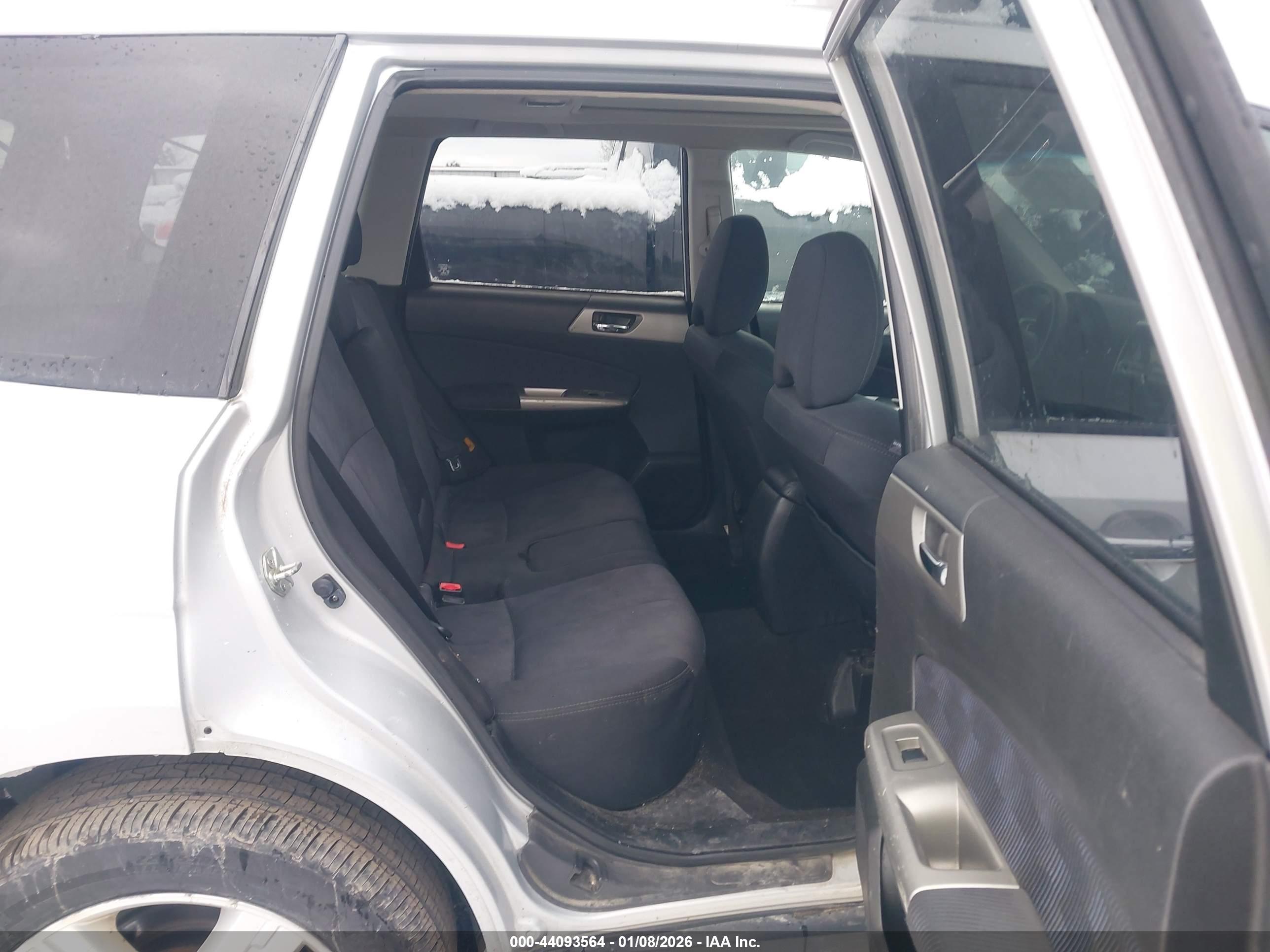 SUBARU FORESTER image 8