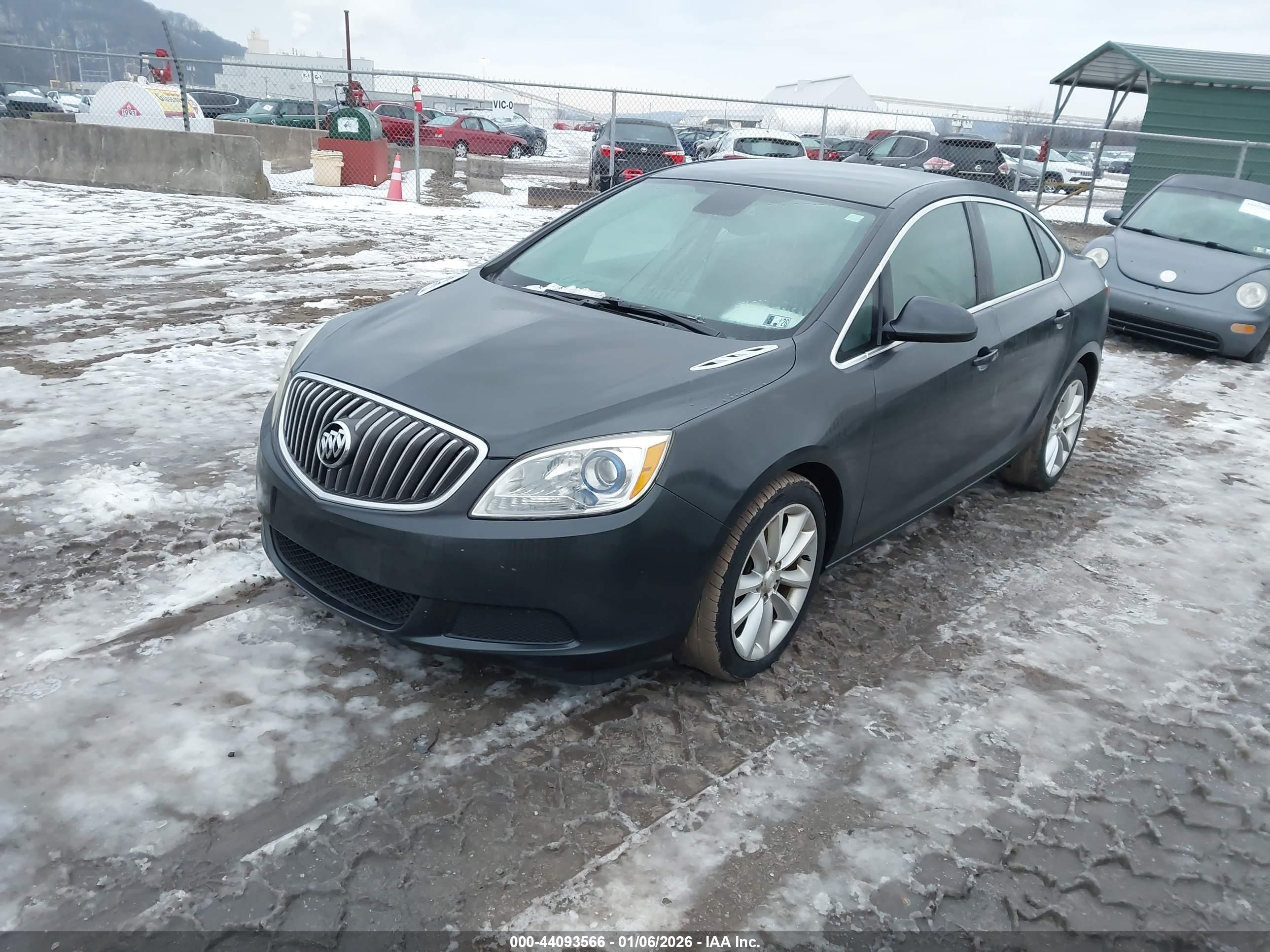 BUICK VERANO image 2