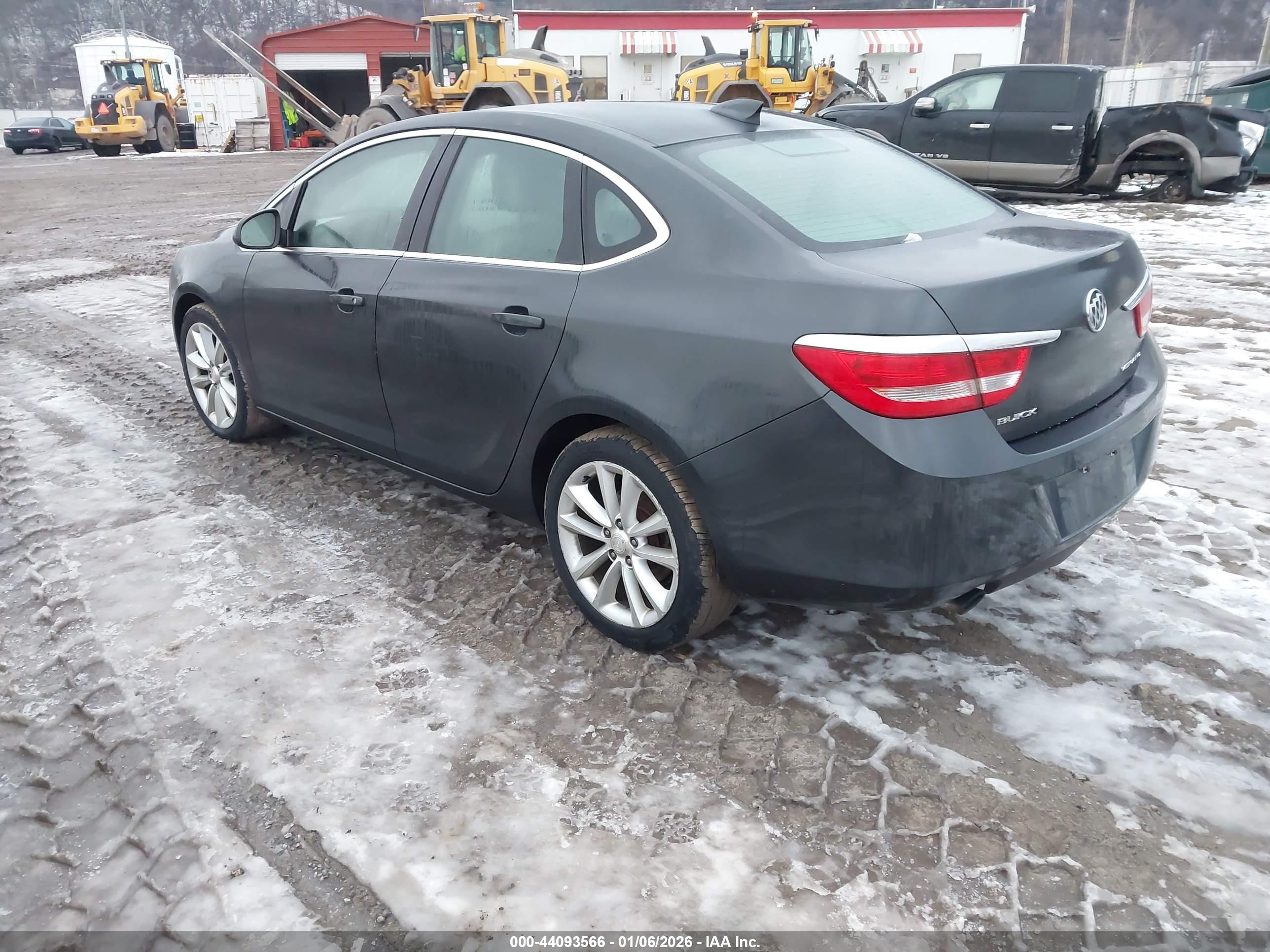 BUICK VERANO image 3