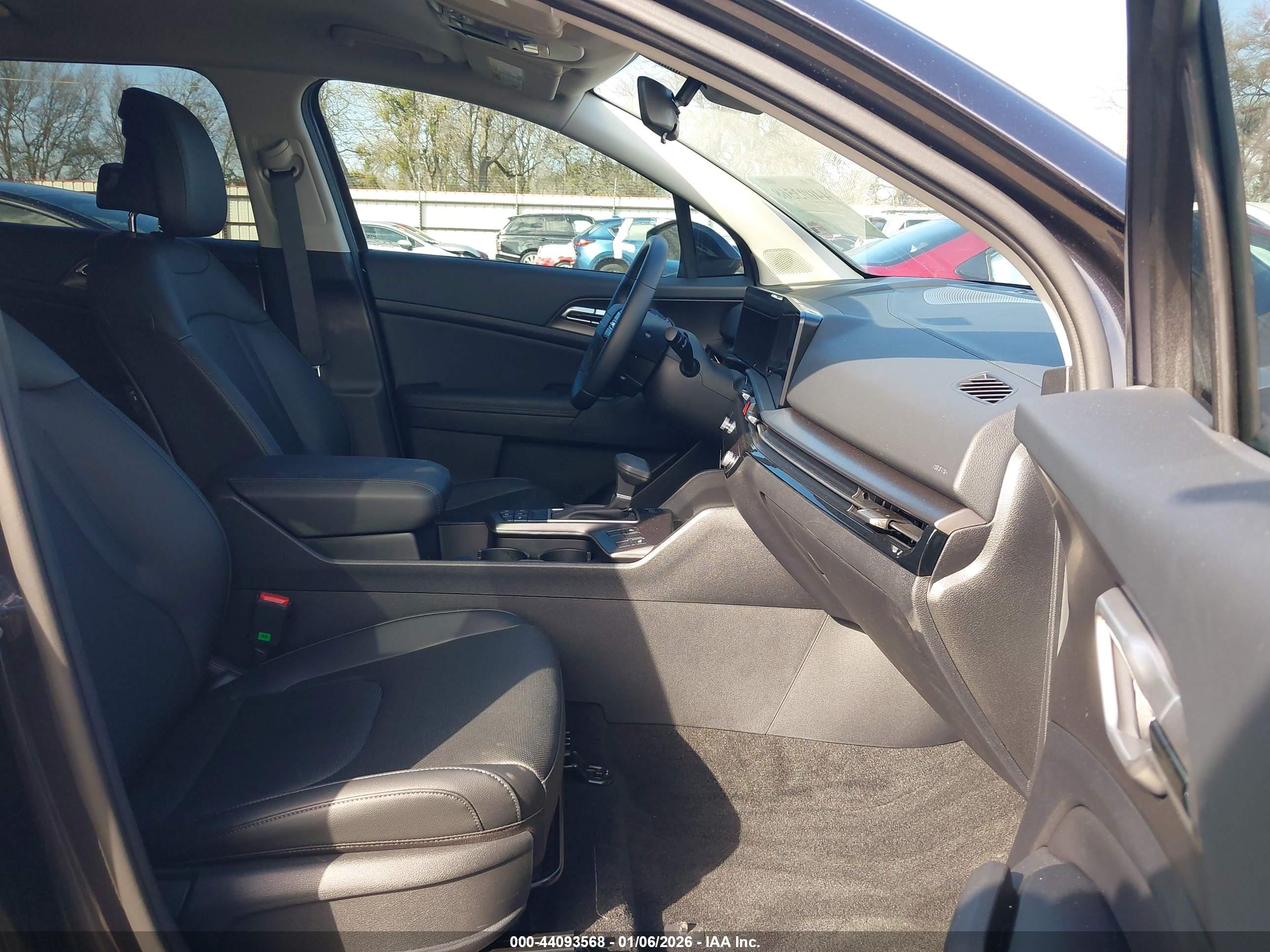 KIA SPORTAGE image 5