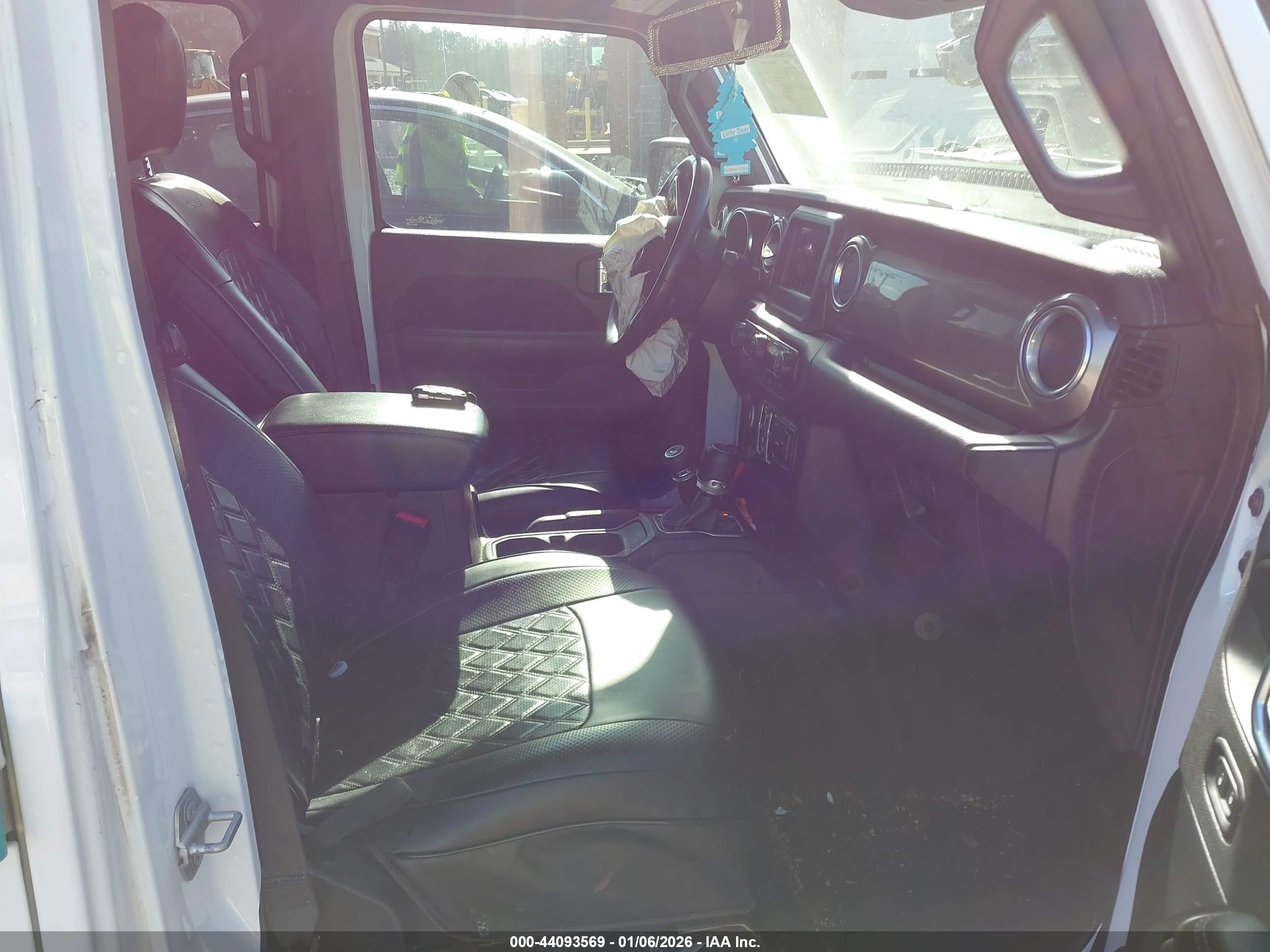 JEEP WRANGLER image 5