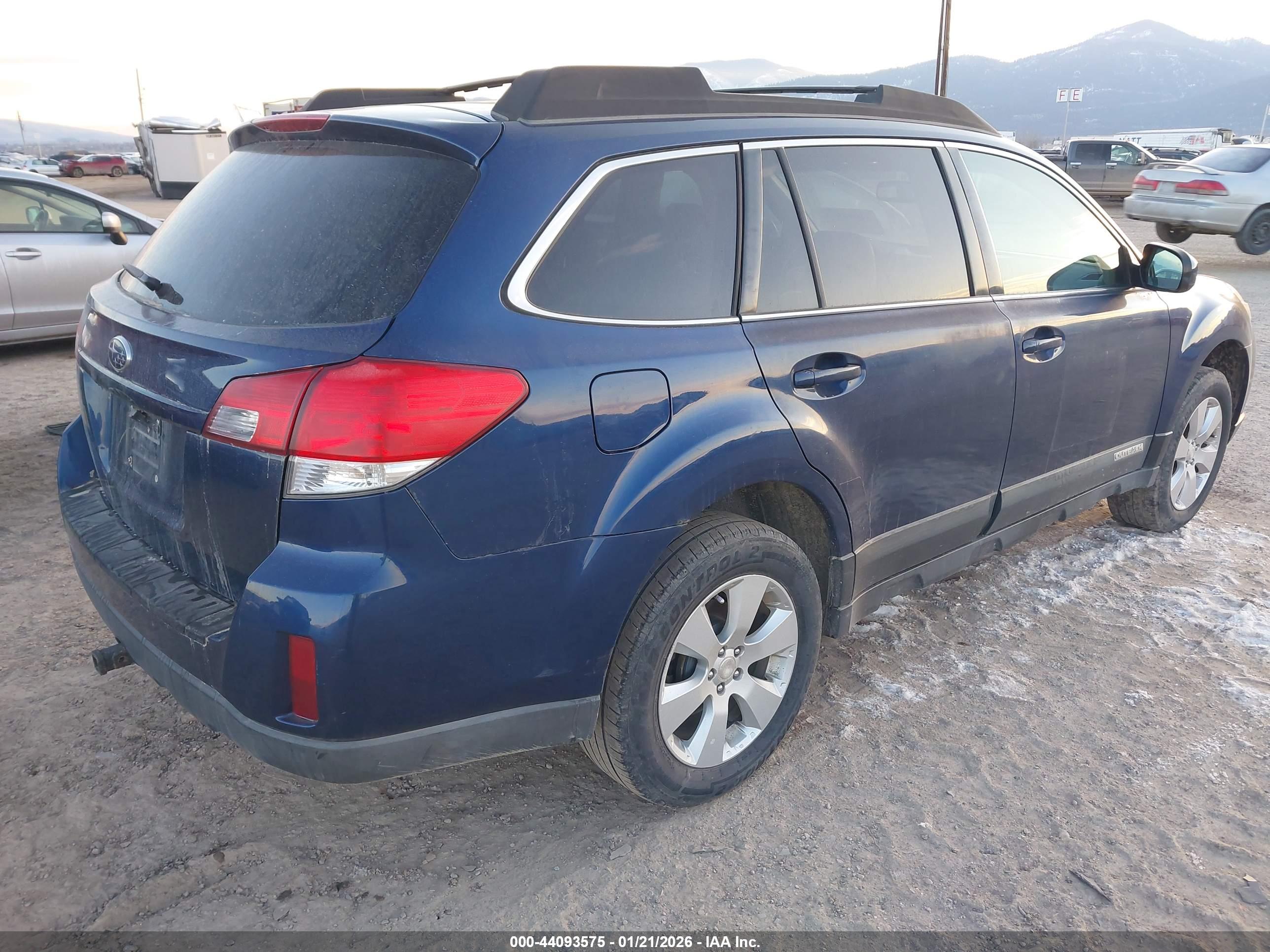SUBARU OUTBACK image 4