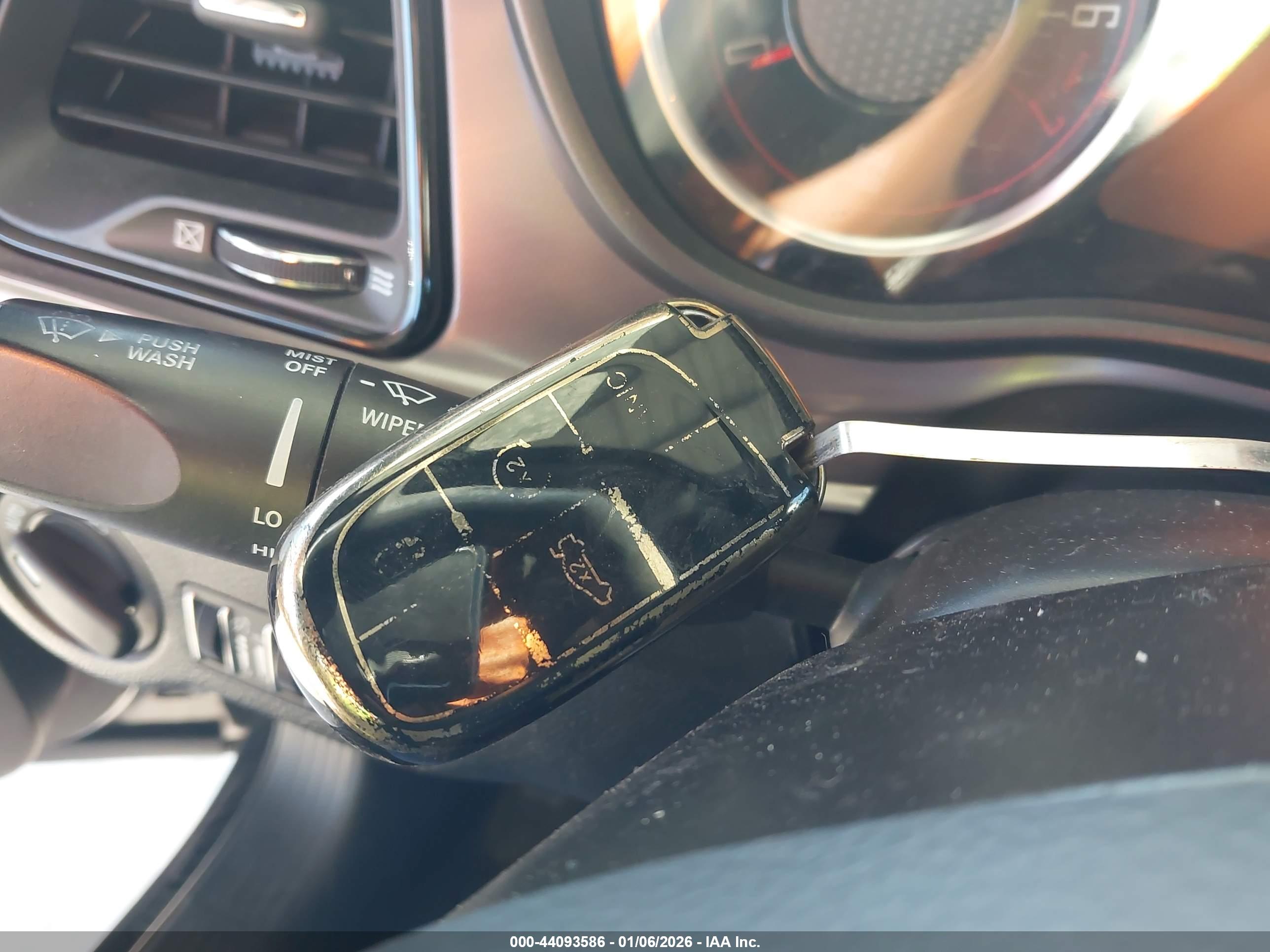 DODGE CHALLENGER image 11