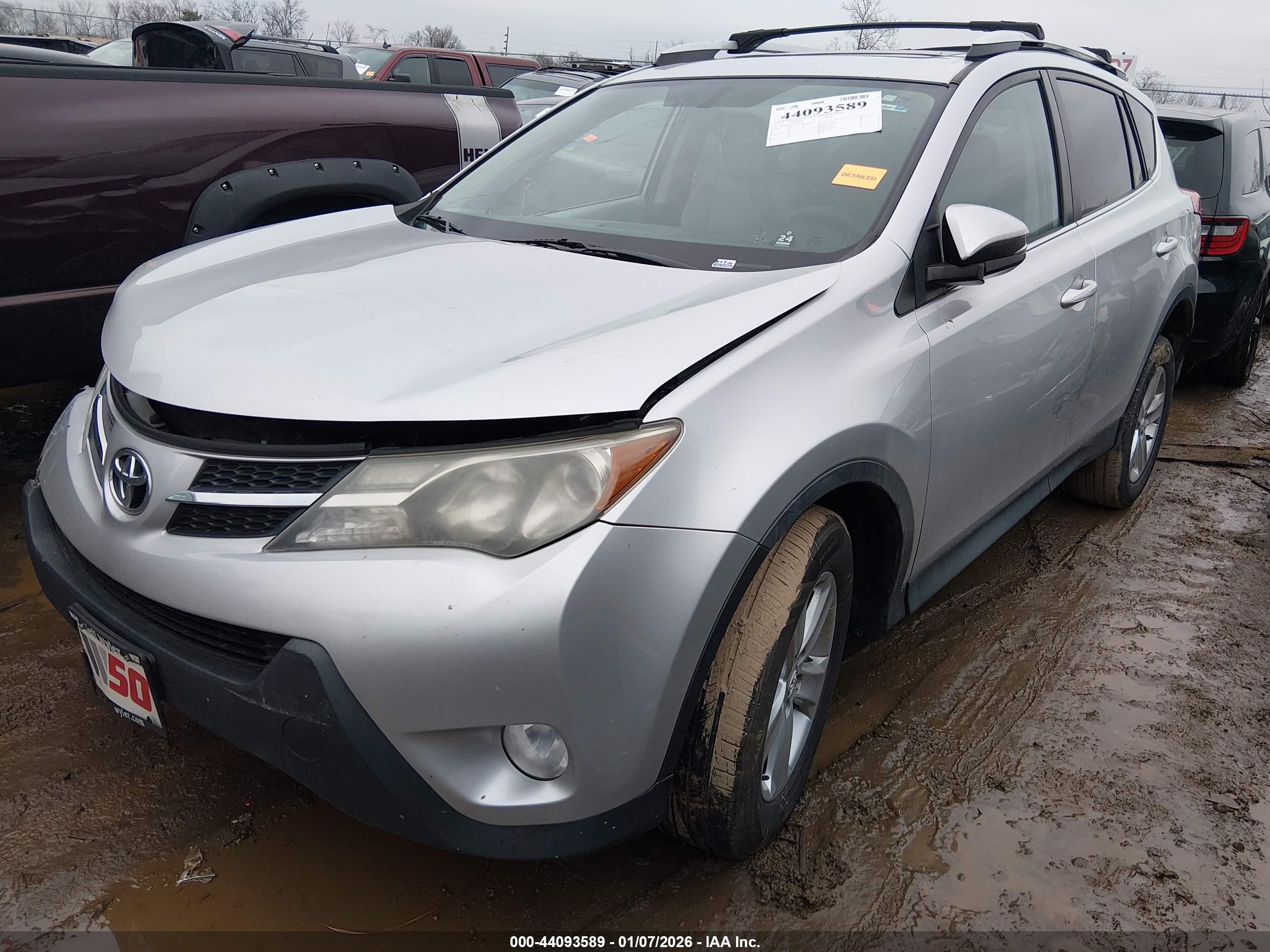TOYOTA RAV4 image 2