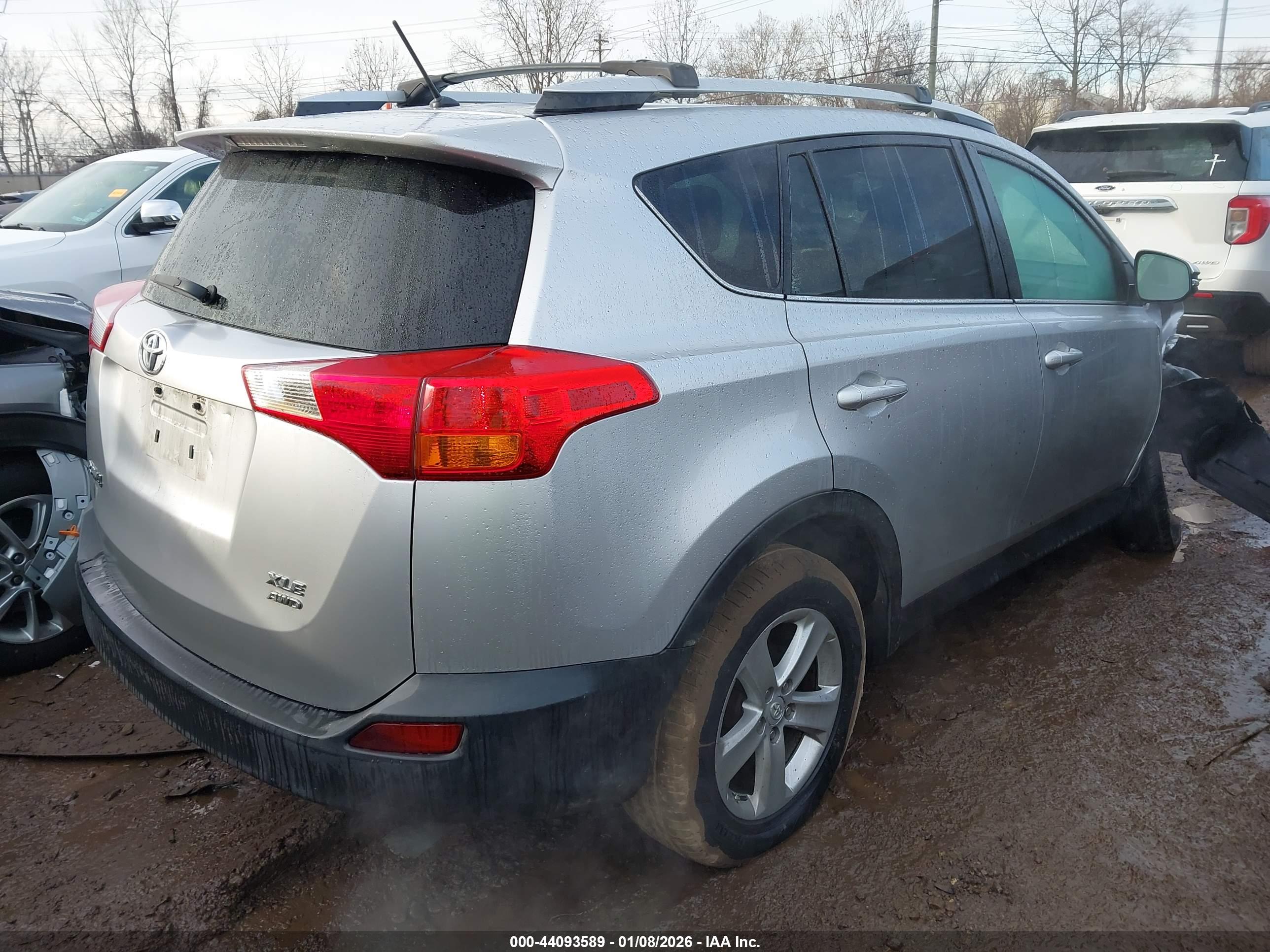 TOYOTA RAV4 image 4