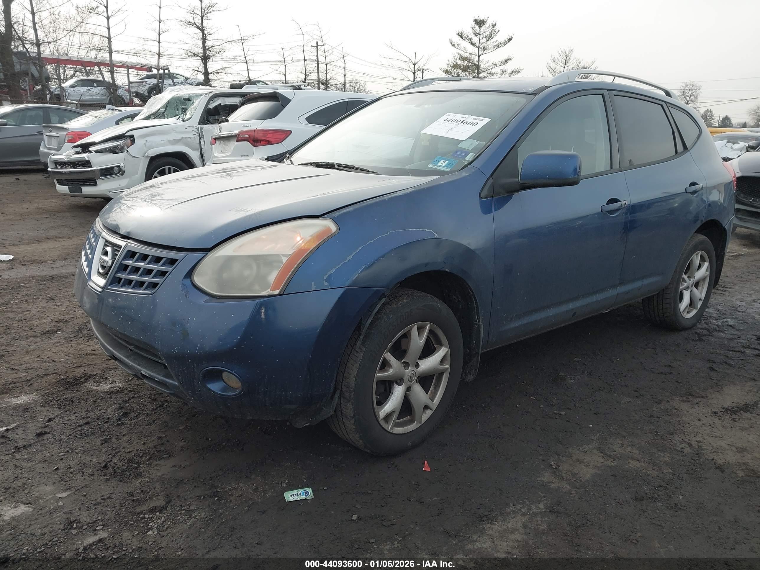 NISSAN ROGUE image 2