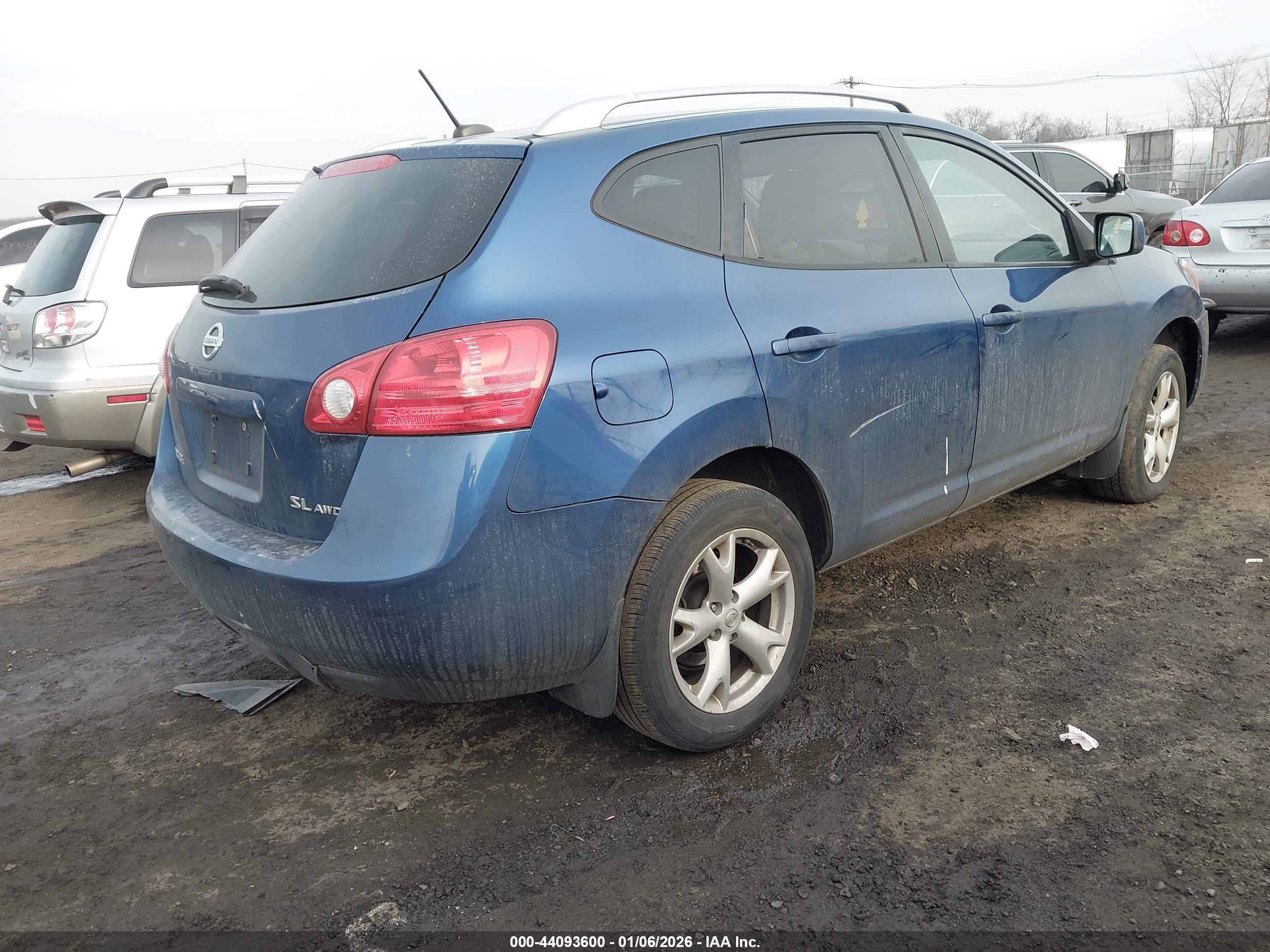 NISSAN ROGUE image 4