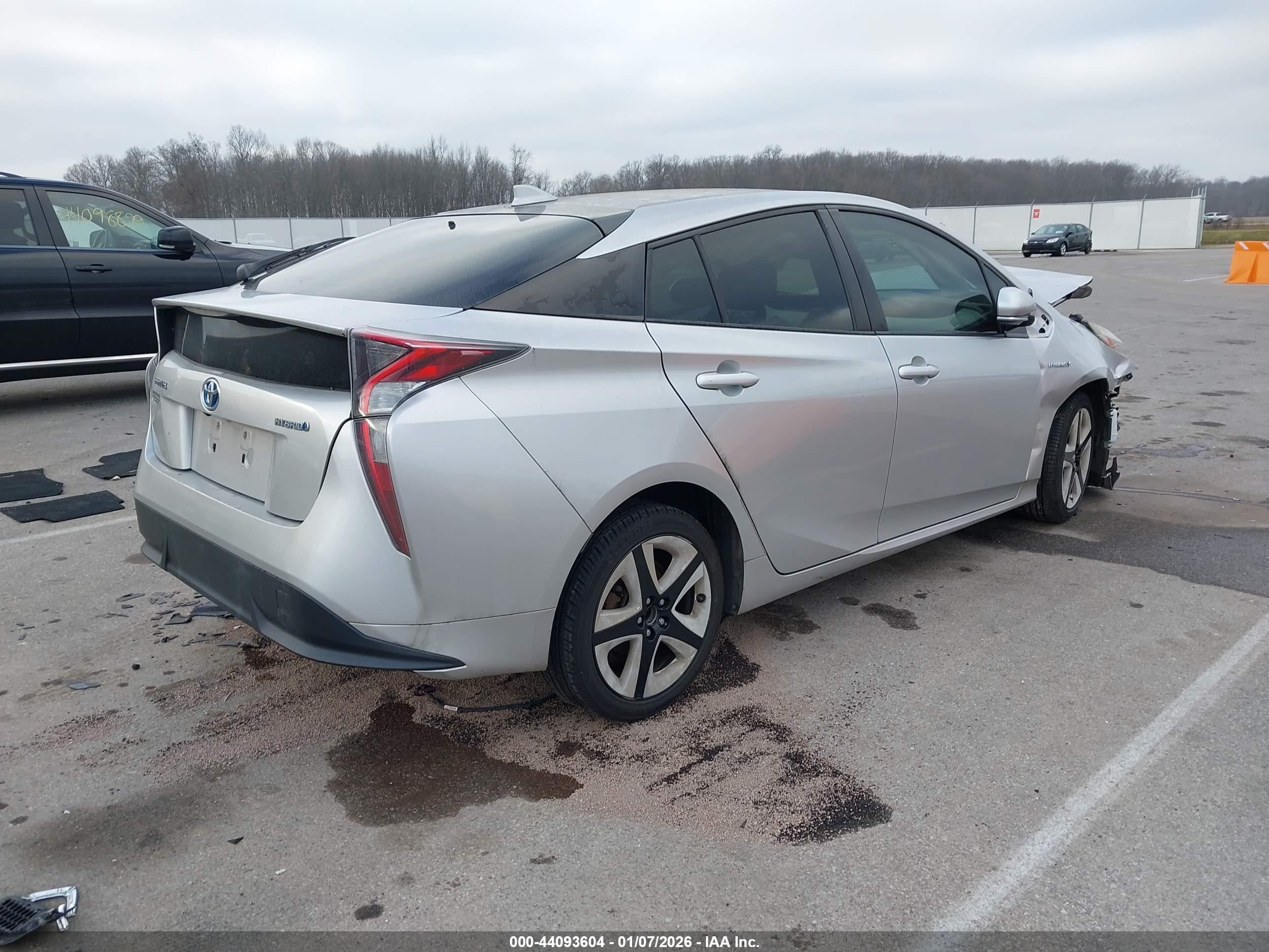 TOYOTA PRIUS image 4