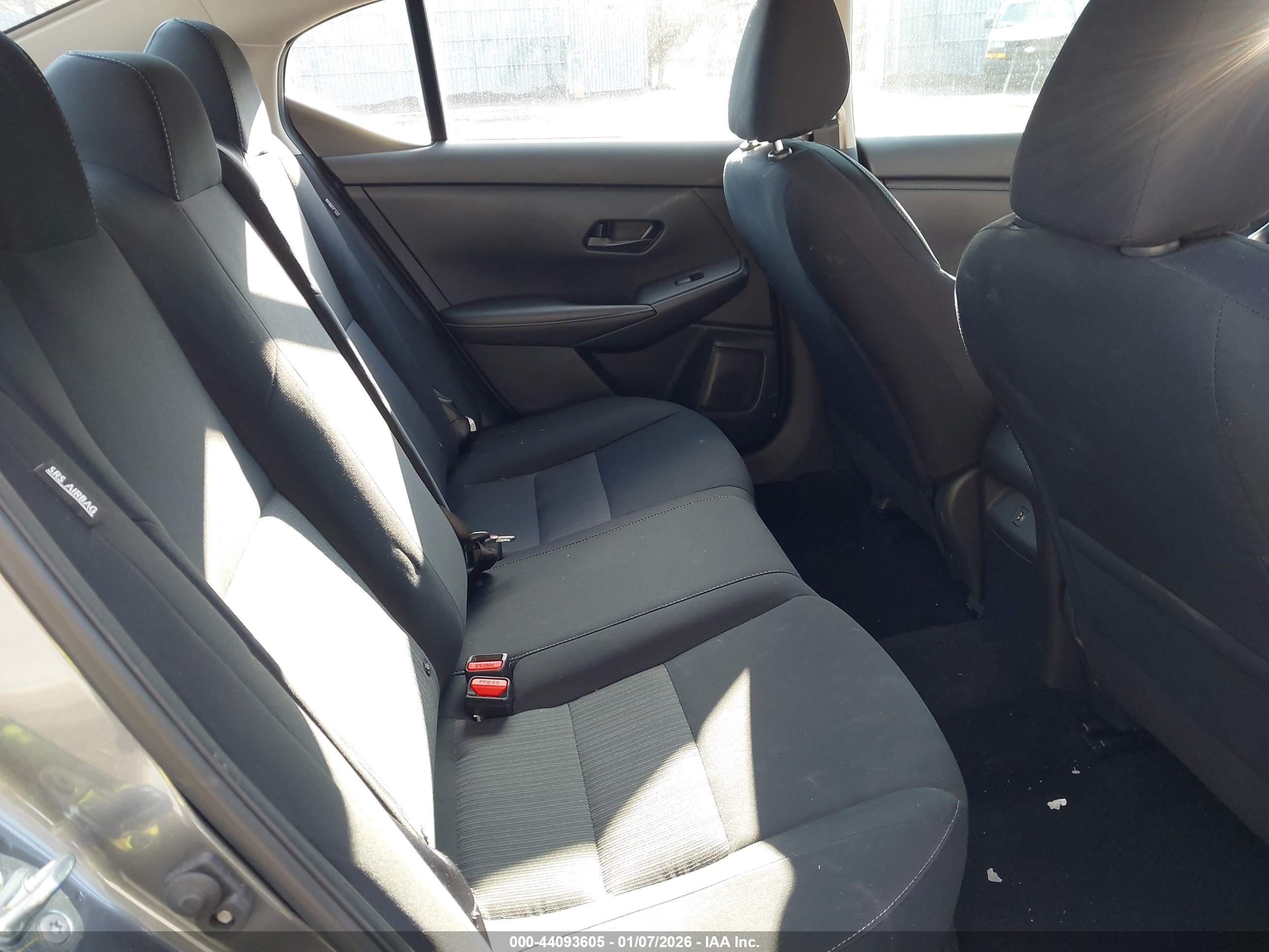 NISSAN SENTRA image 8