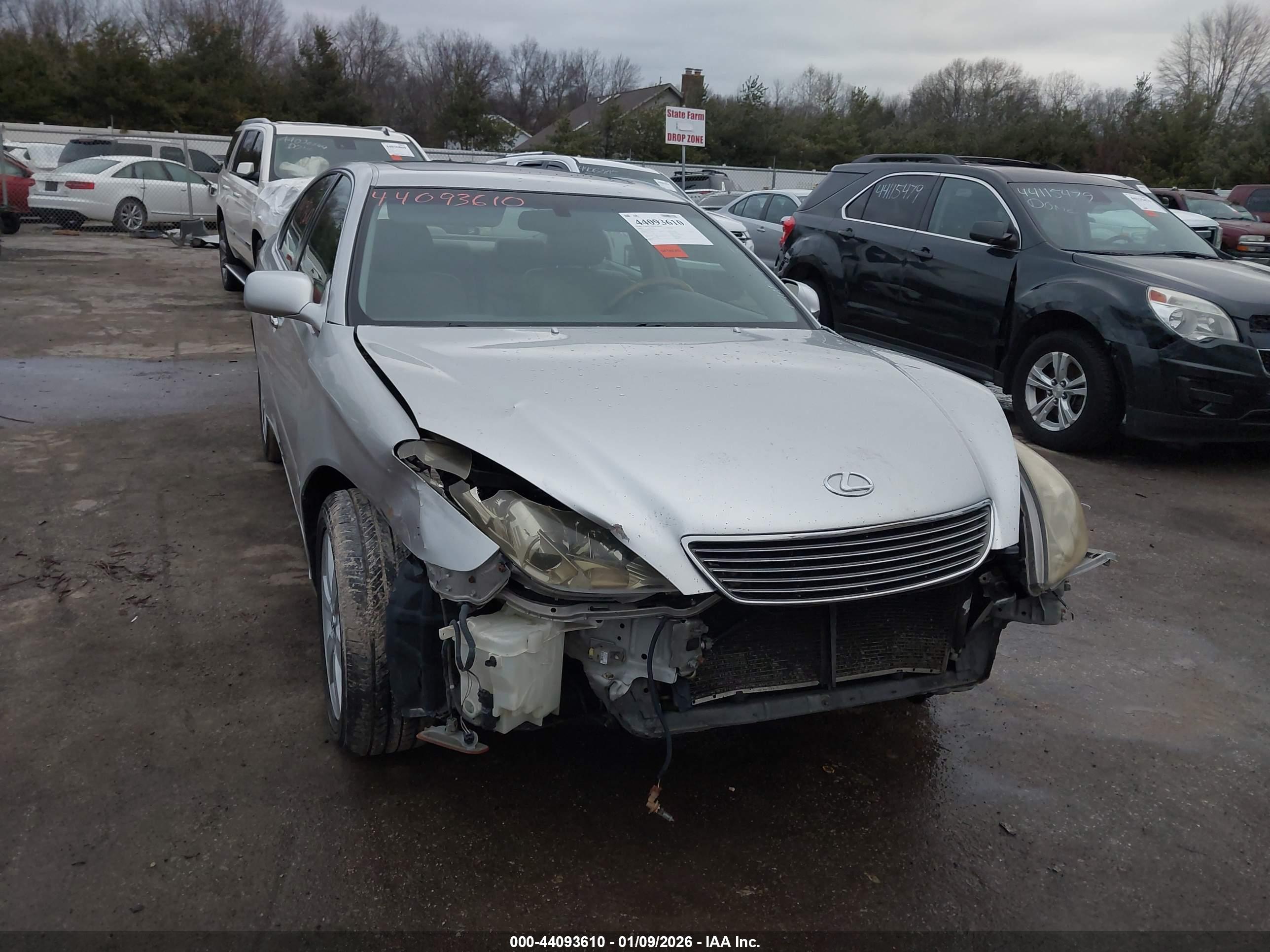 LEXUS ES image 6