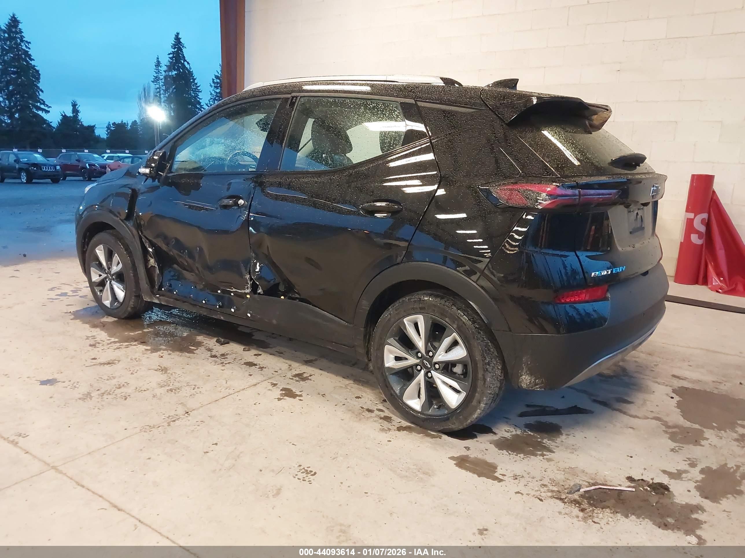 CHEVROLET BOLT image 3