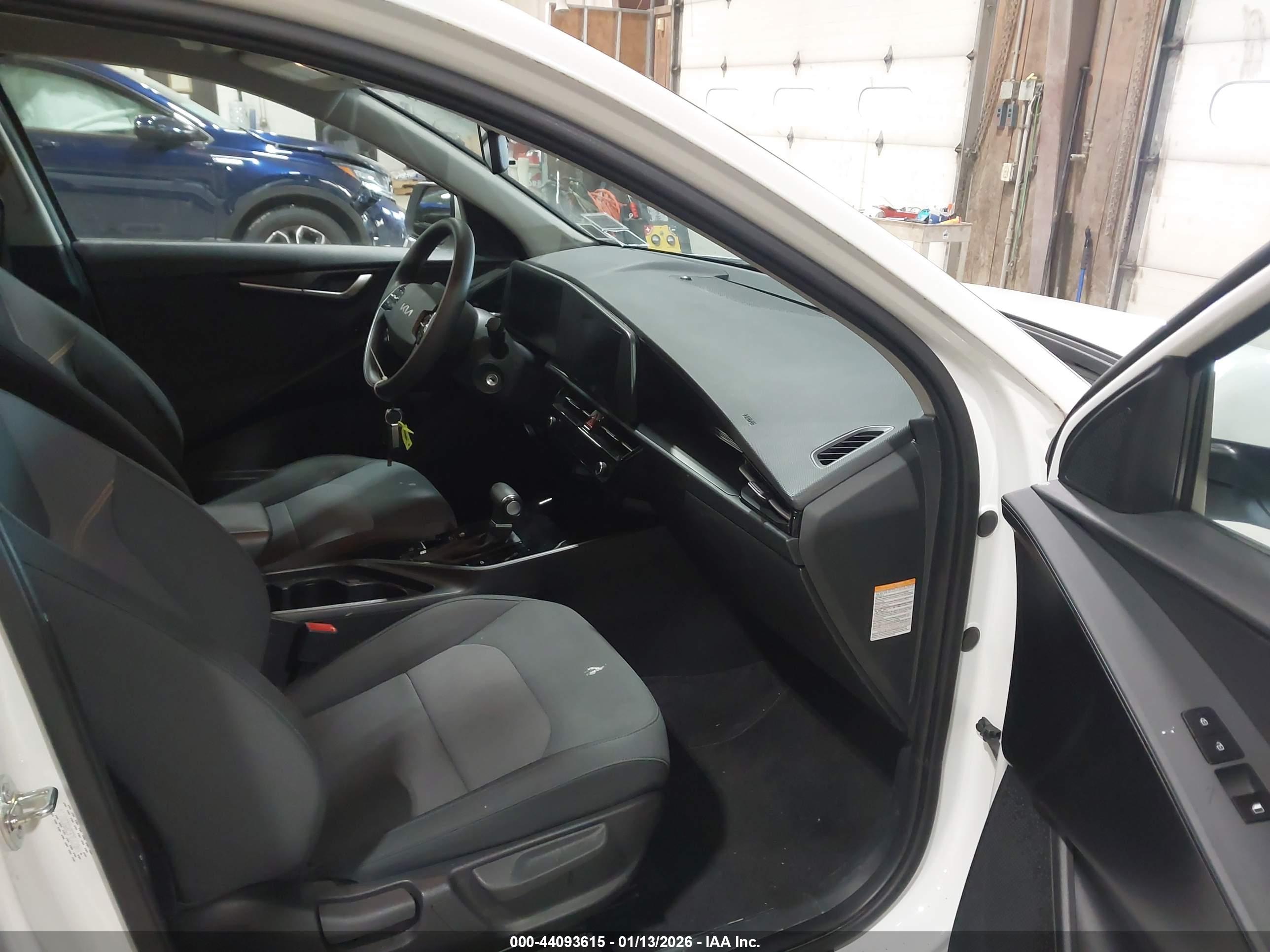 KIA NIRO image 5