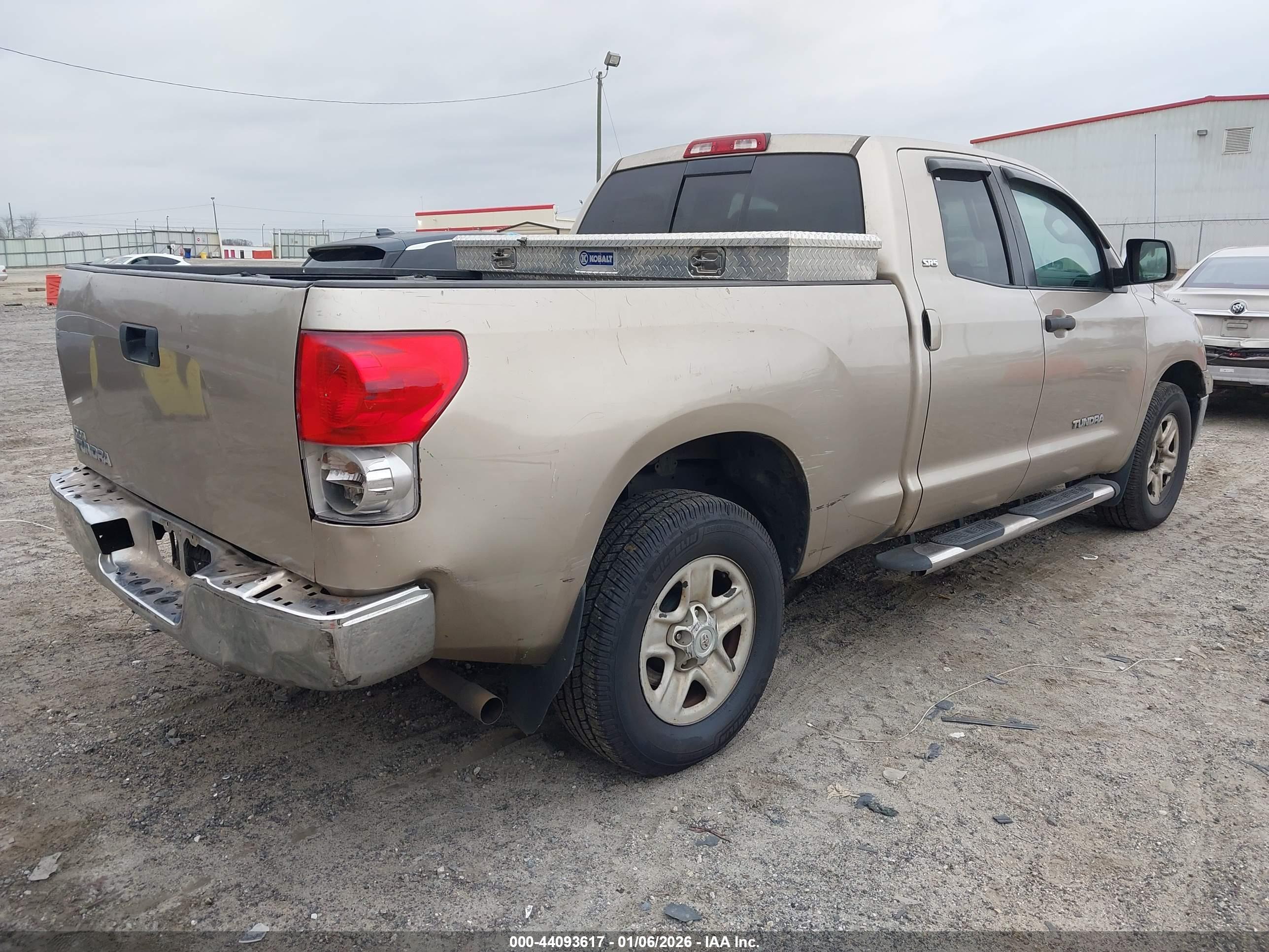 TOYOTA TUNDRA image 4