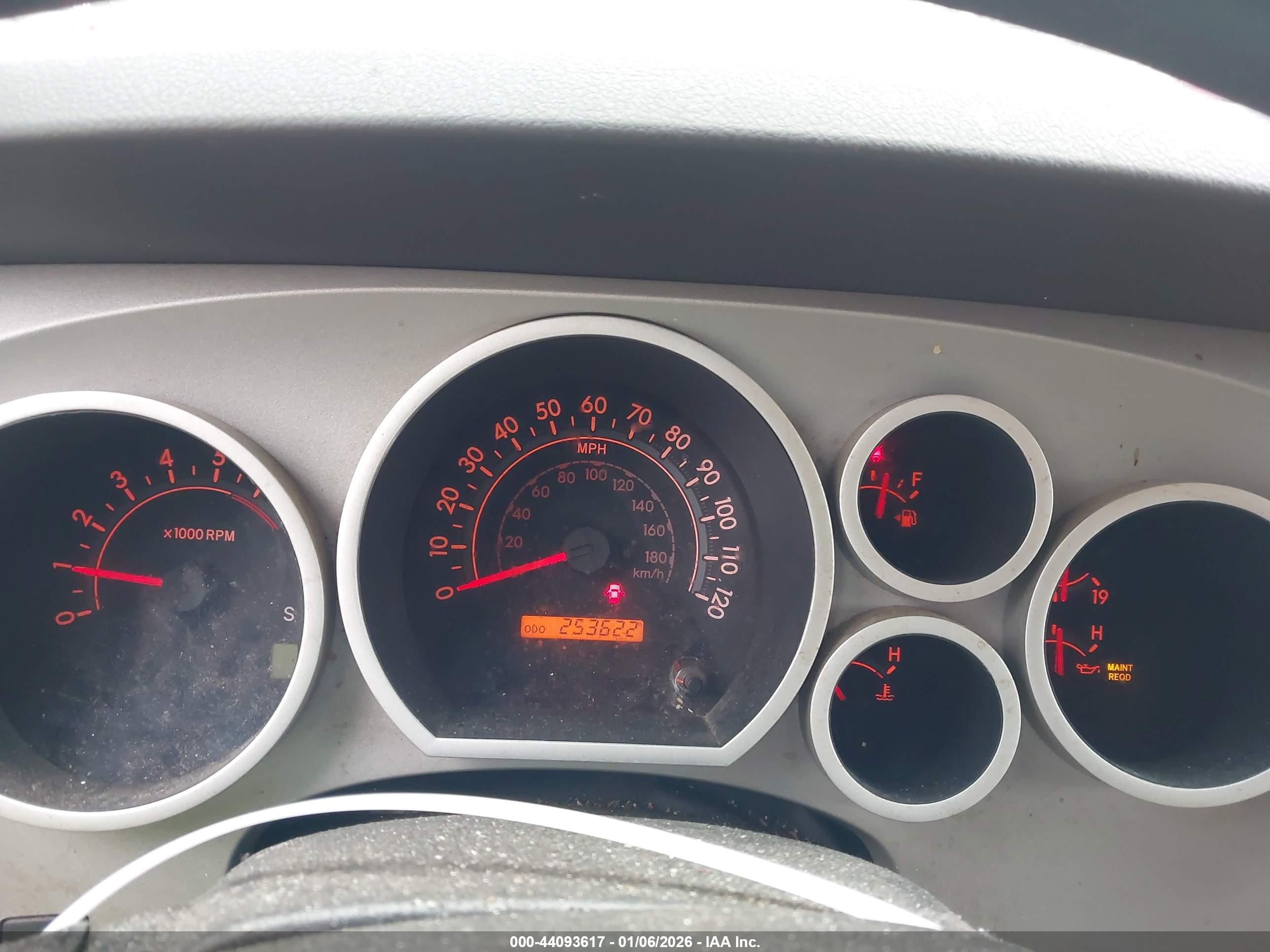 TOYOTA TUNDRA image 7