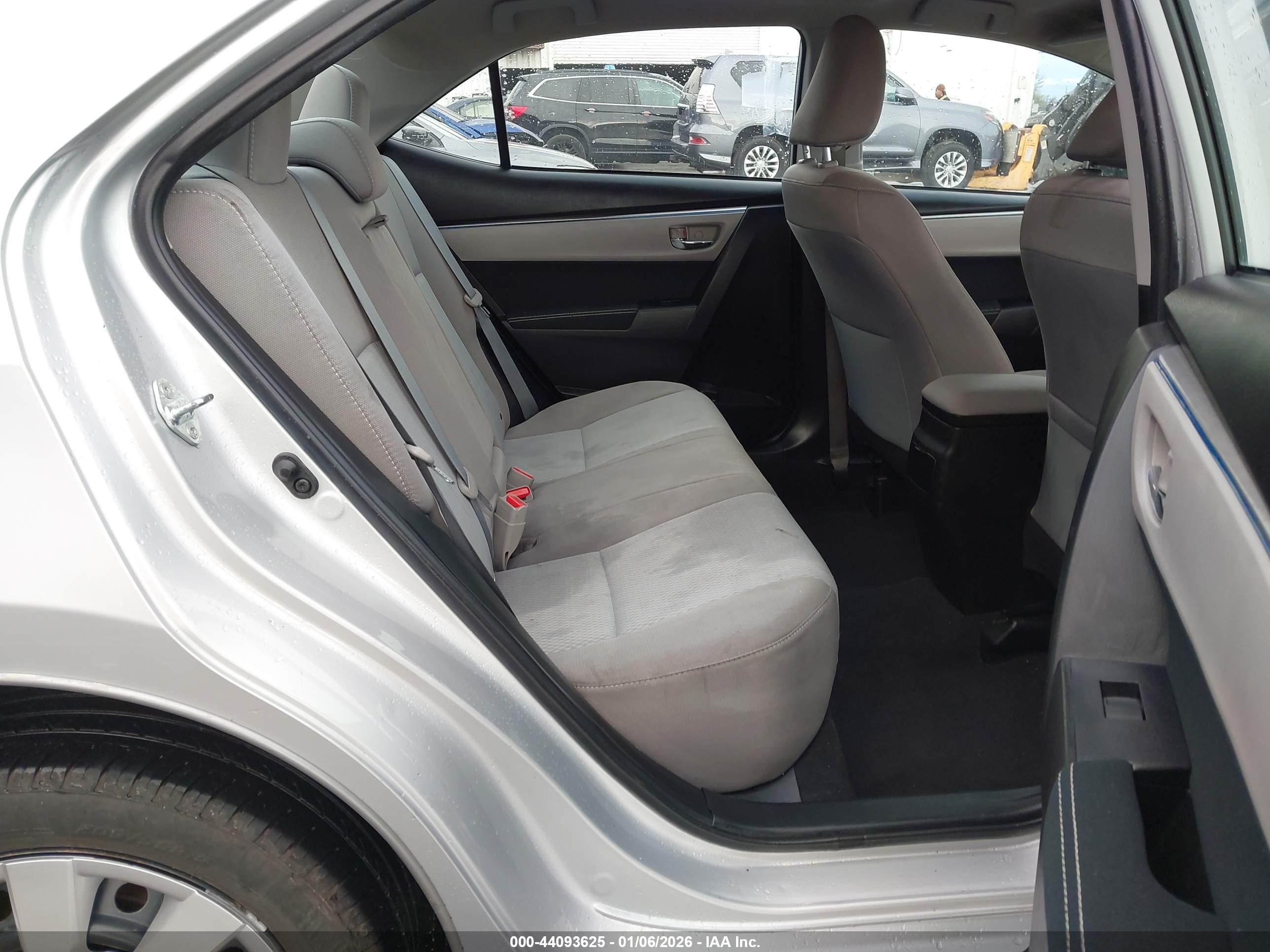 TOYOTA COROLLA image 8