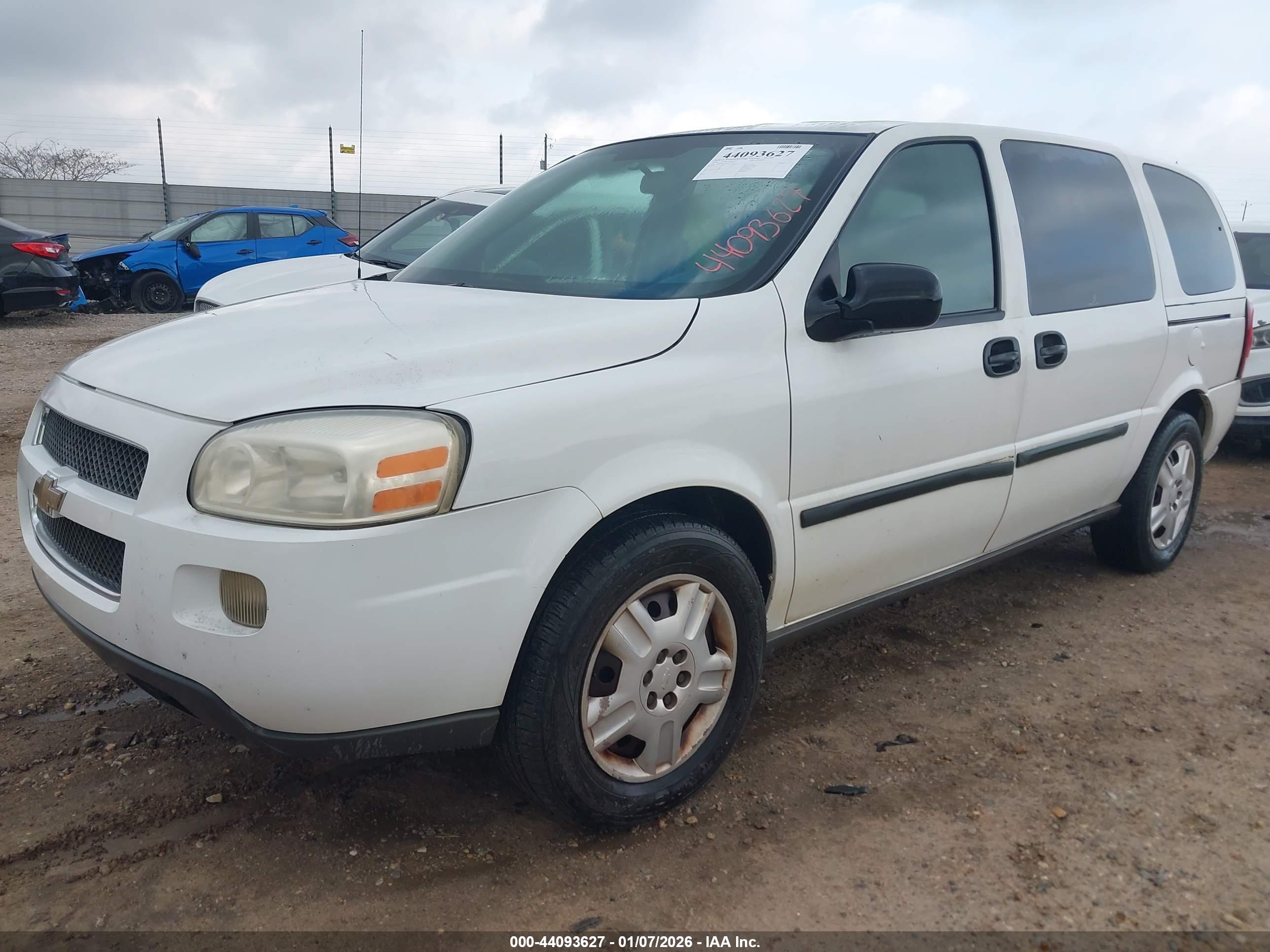 CHEVROLET UPLANDER image 2
