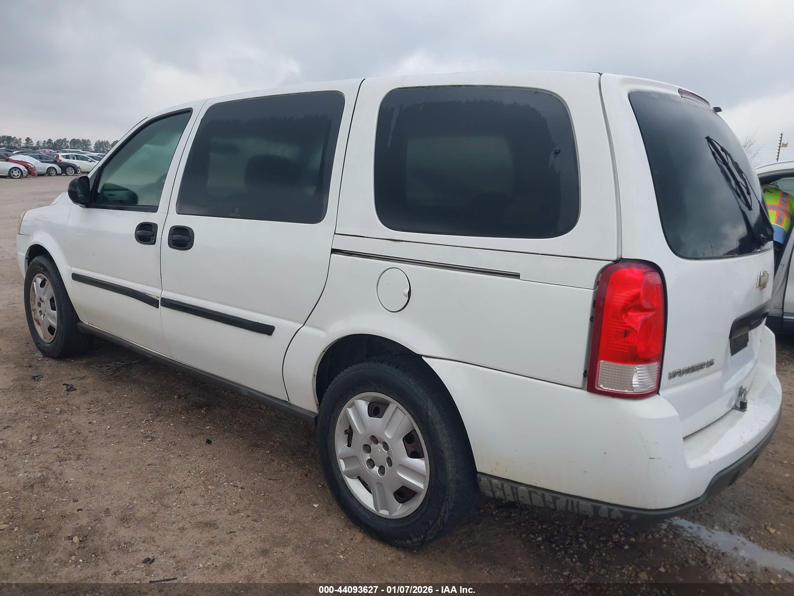 CHEVROLET UPLANDER image 3