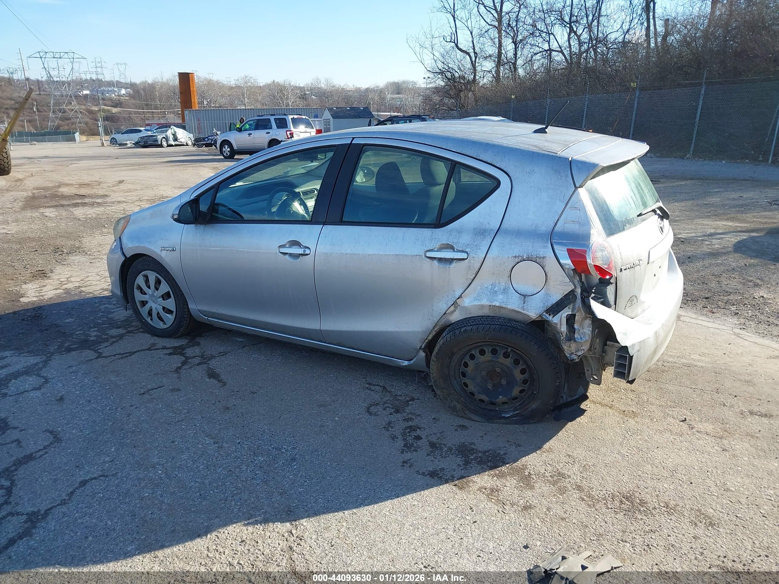 TOYOTA PRIUS image 3