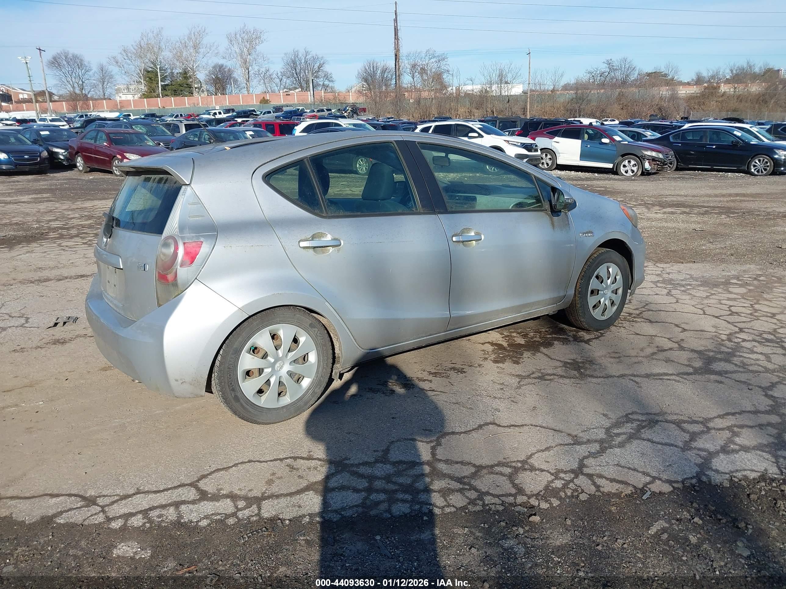TOYOTA PRIUS image 4