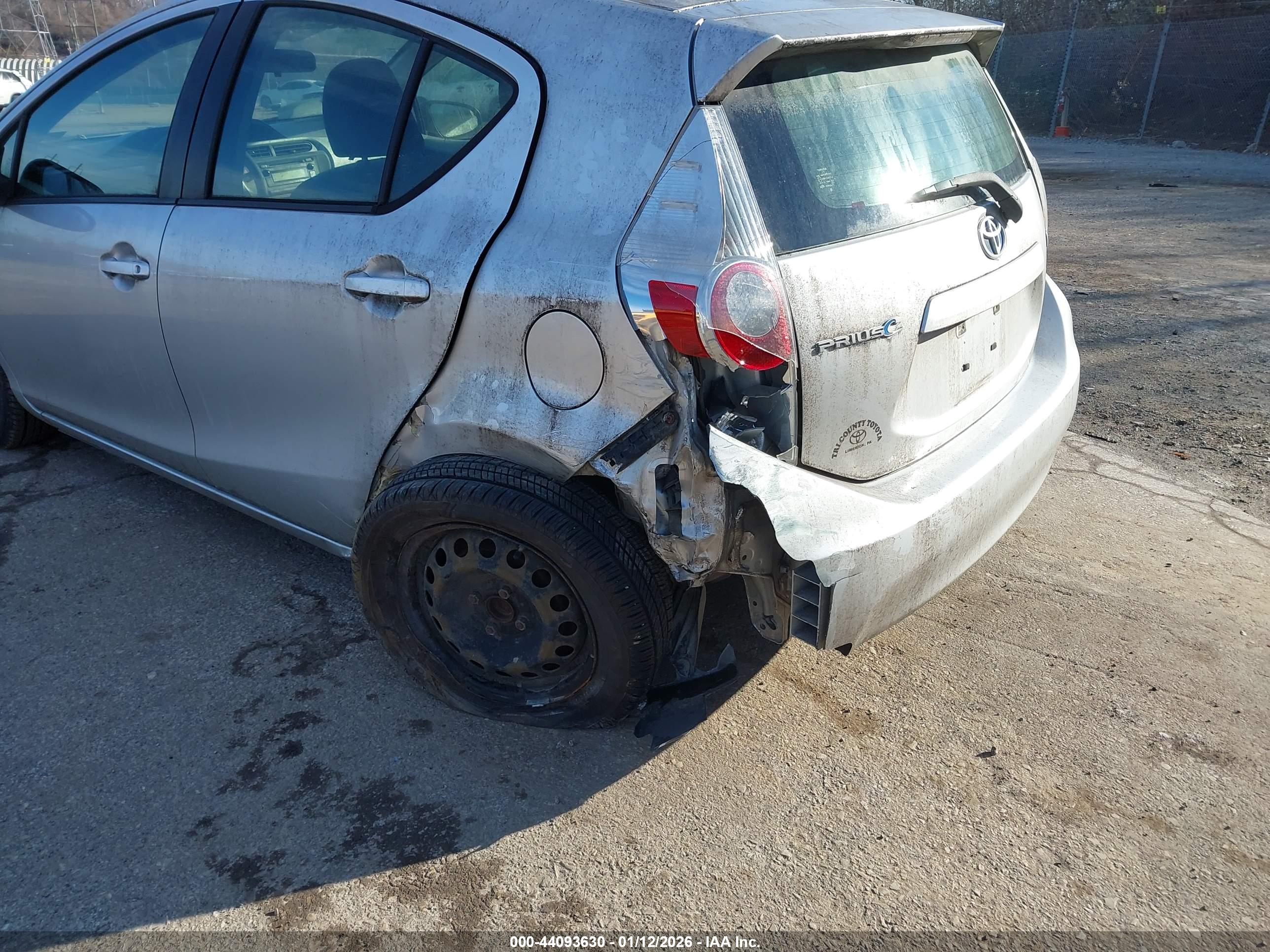 TOYOTA PRIUS image 6