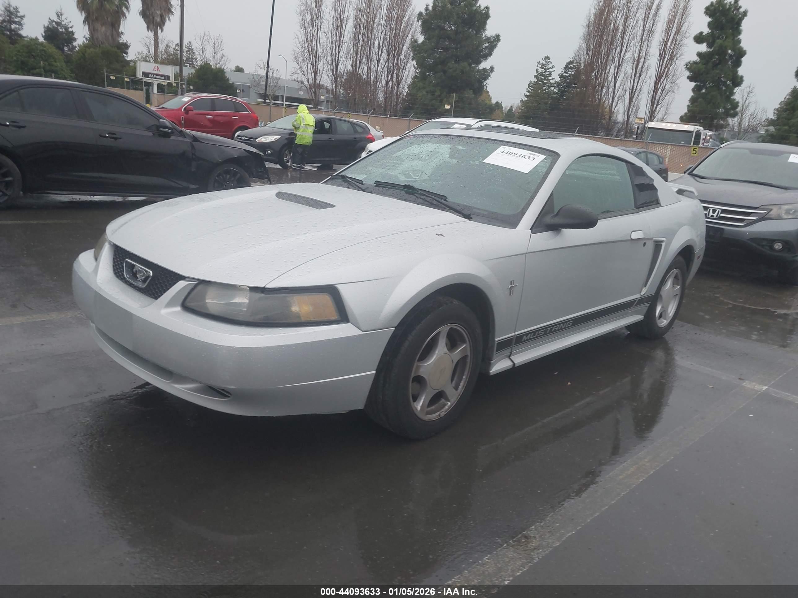 FORD MUSTANG image 2