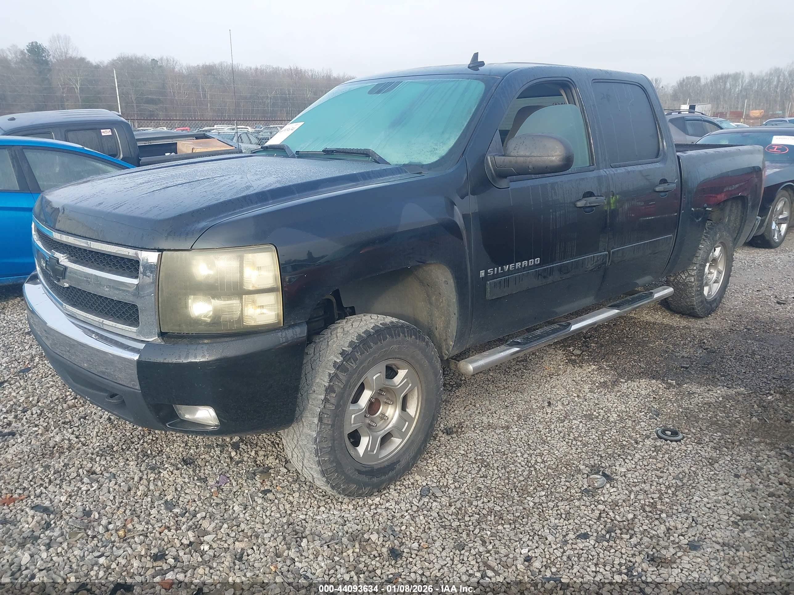 CHEVROLET SILVERADO image 2