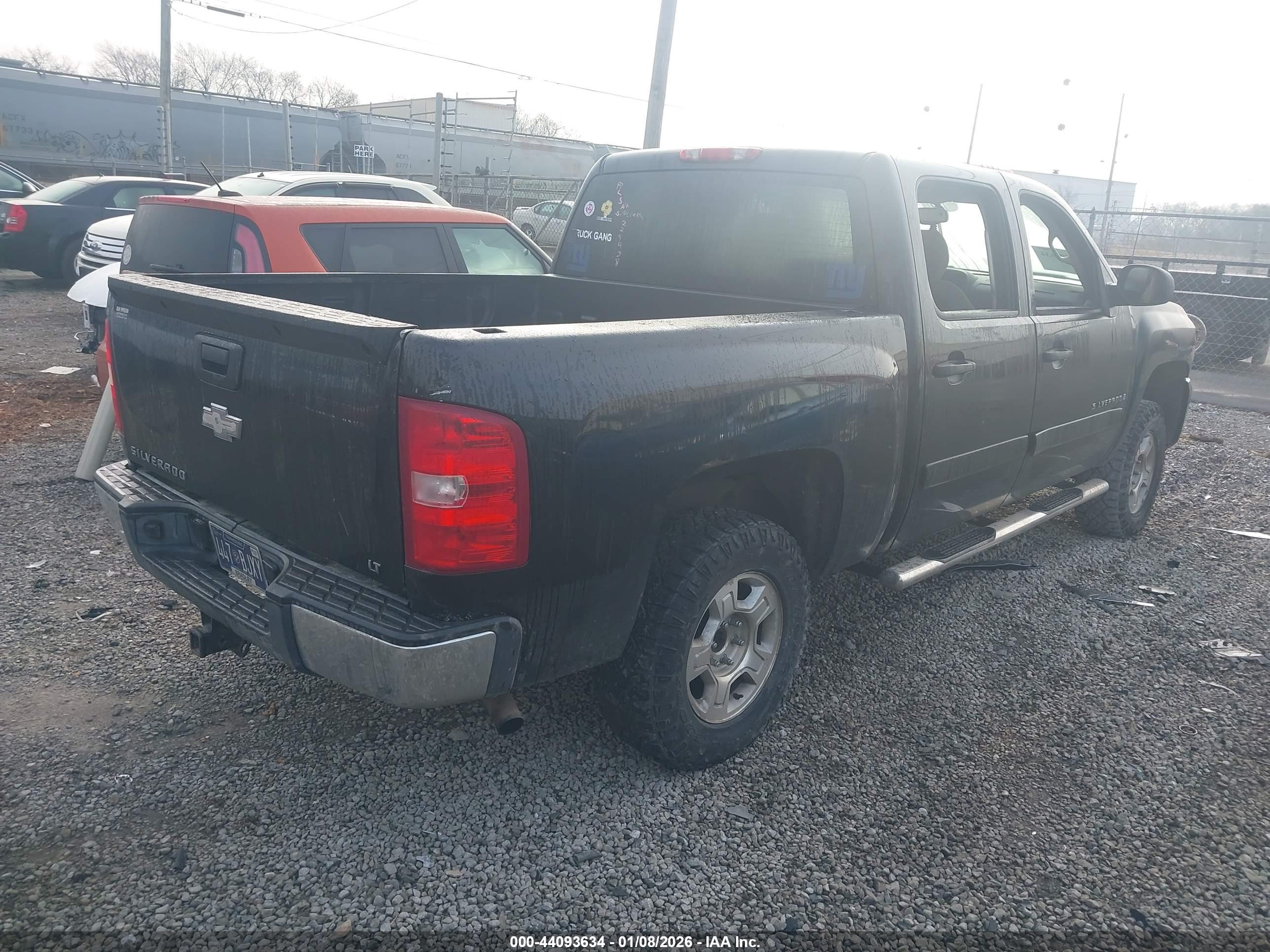 CHEVROLET SILVERADO image 4