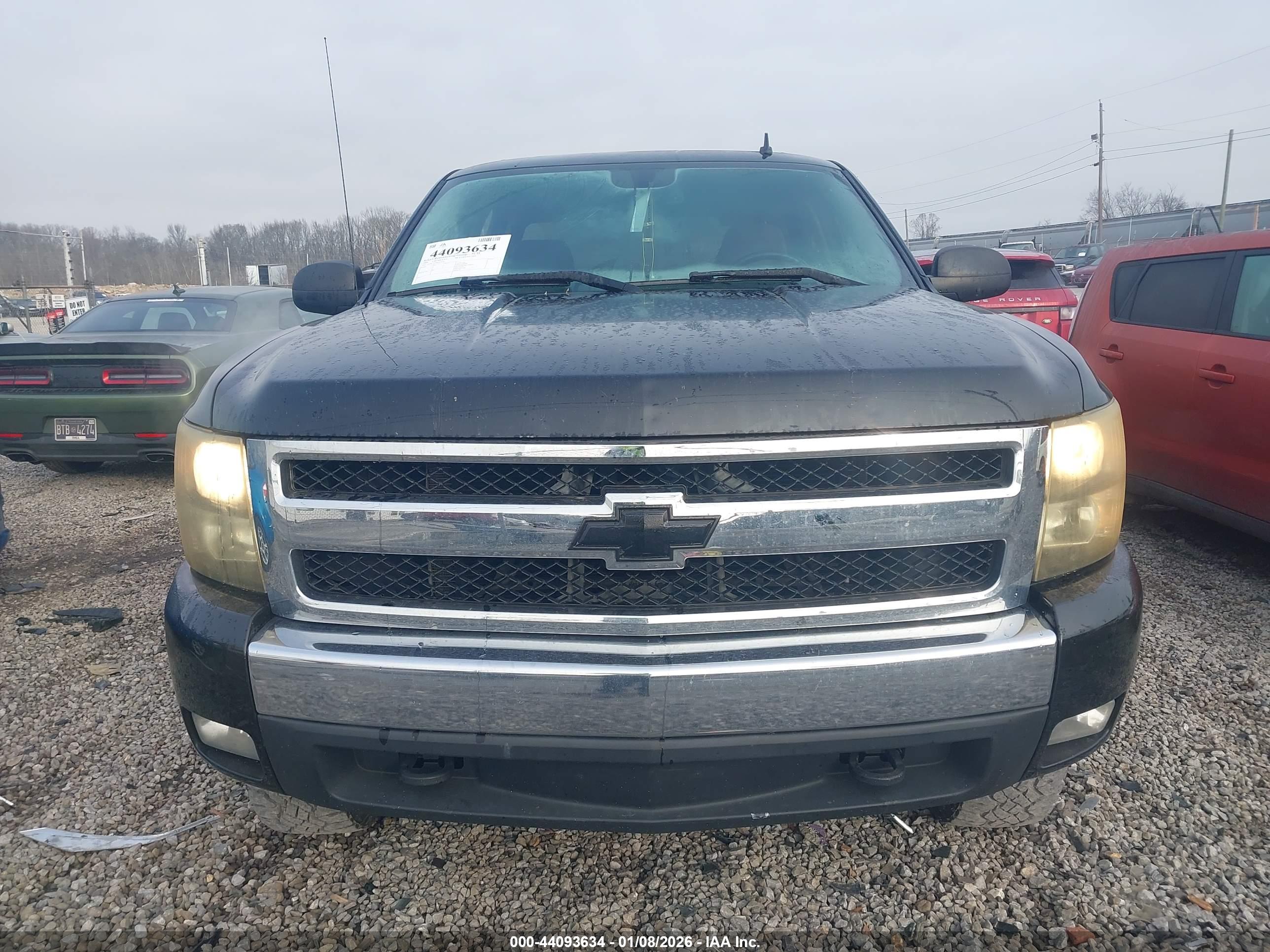CHEVROLET SILVERADO image 6
