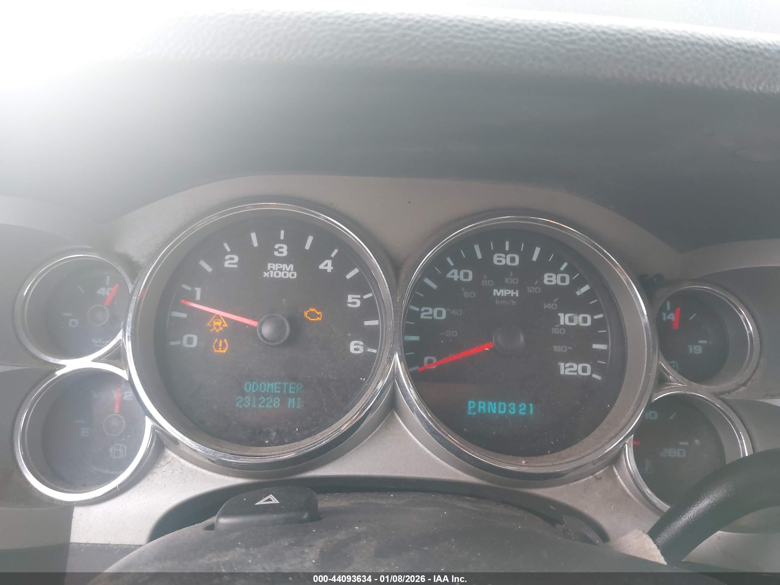 CHEVROLET SILVERADO image 7