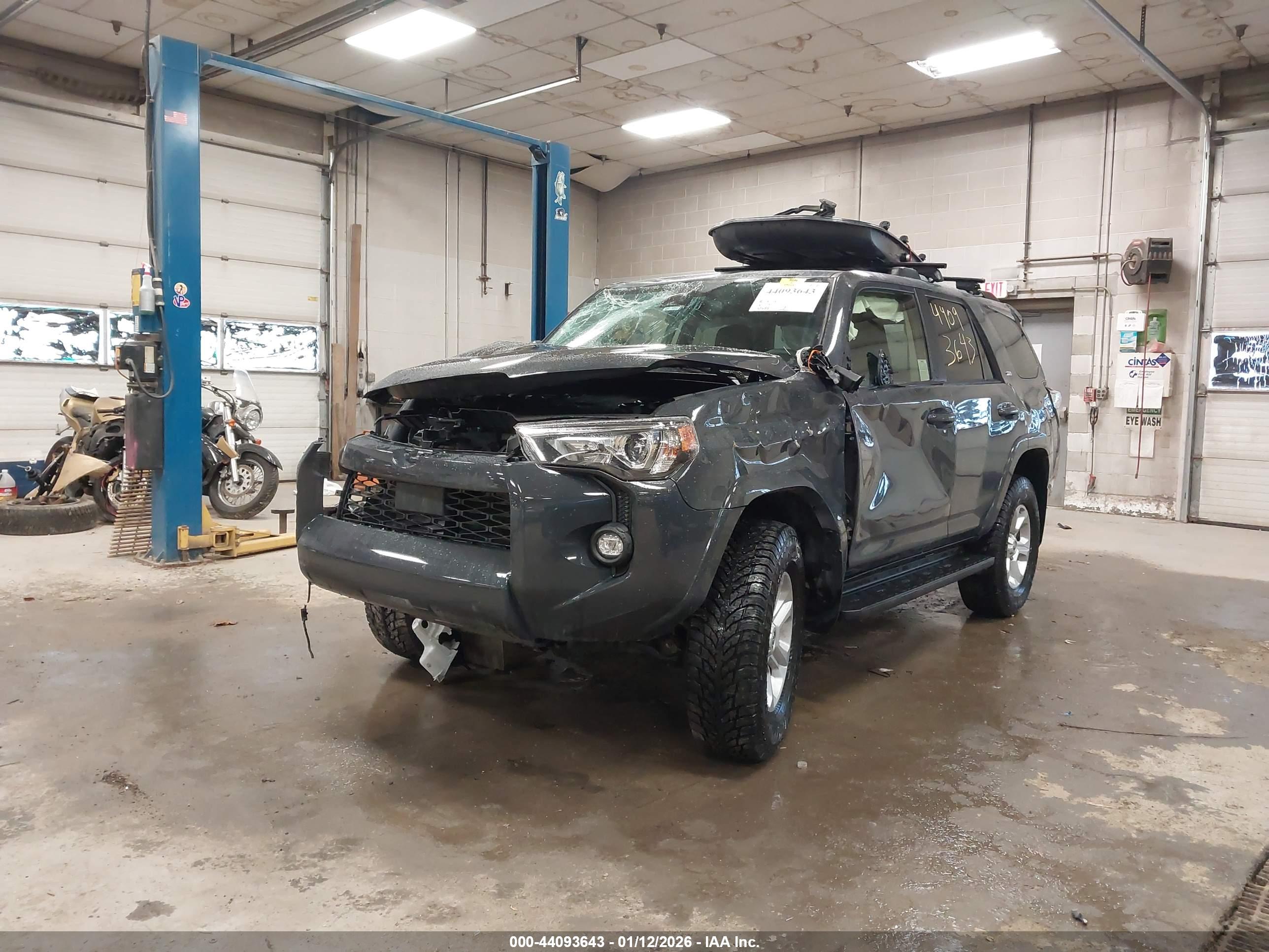 TOYOTA 4RUNNER image 2